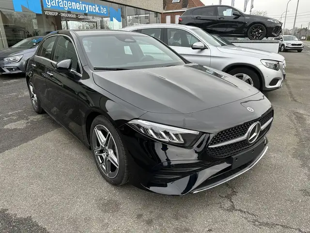 Mercedes-Benz A 200 AMG | Distronic | Sfeer | Apple & Android | Camera