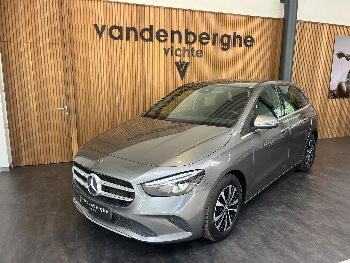 Mercedes-Benz B 180 automaat camera pts navi 7G-DCT Gris - 2