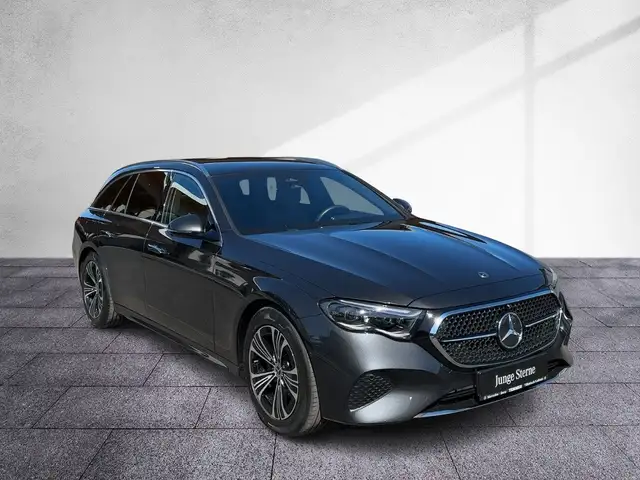 Mercedes-Benz E 220 d 4MATIC T-Modell NP:82.252 Advanced+ Distr Ansicht 6