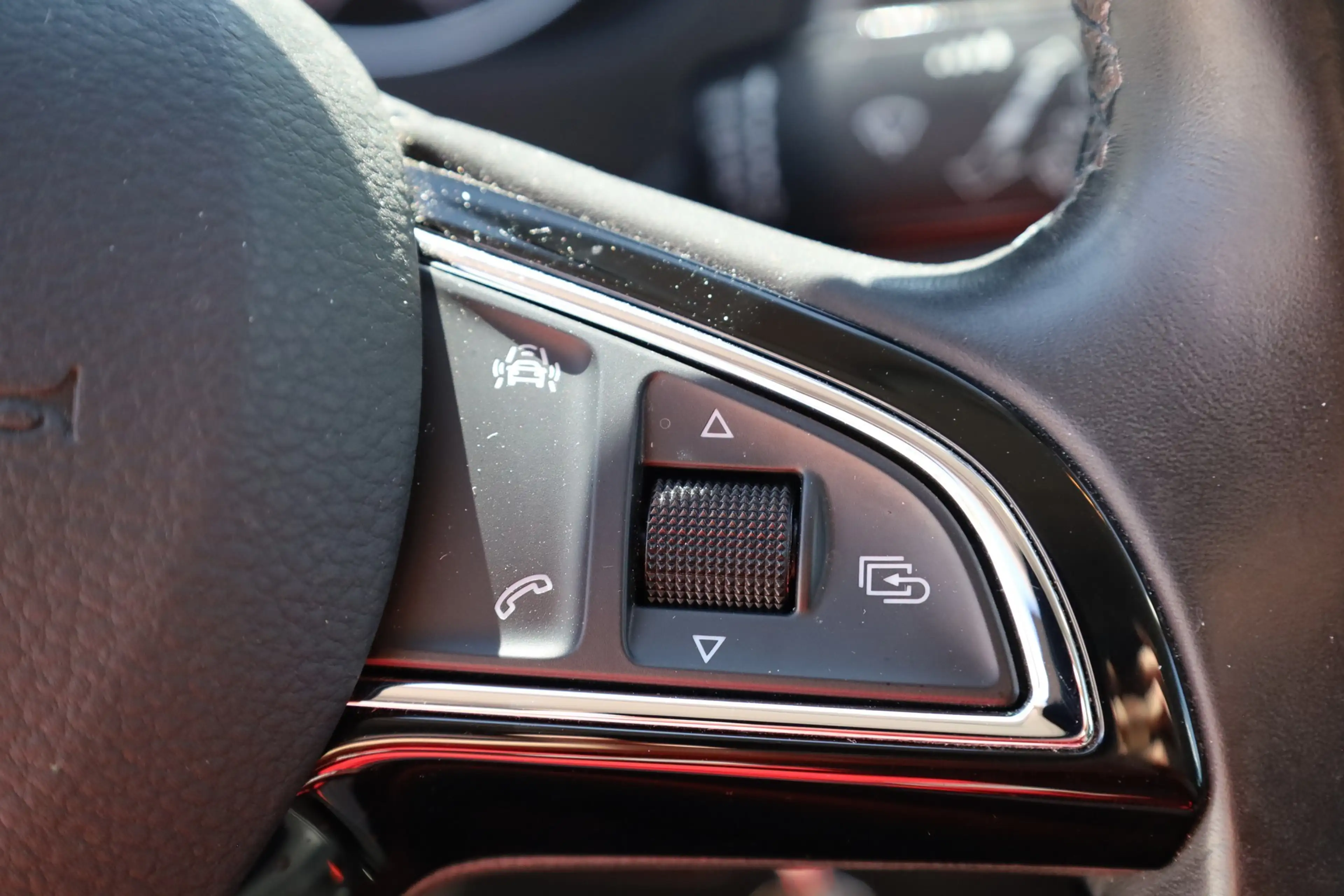 Skoda Rapid/Spaceback Rapid 1.0 Monte Carlo Panorama Tempomat Bi-Xenon — photo 15