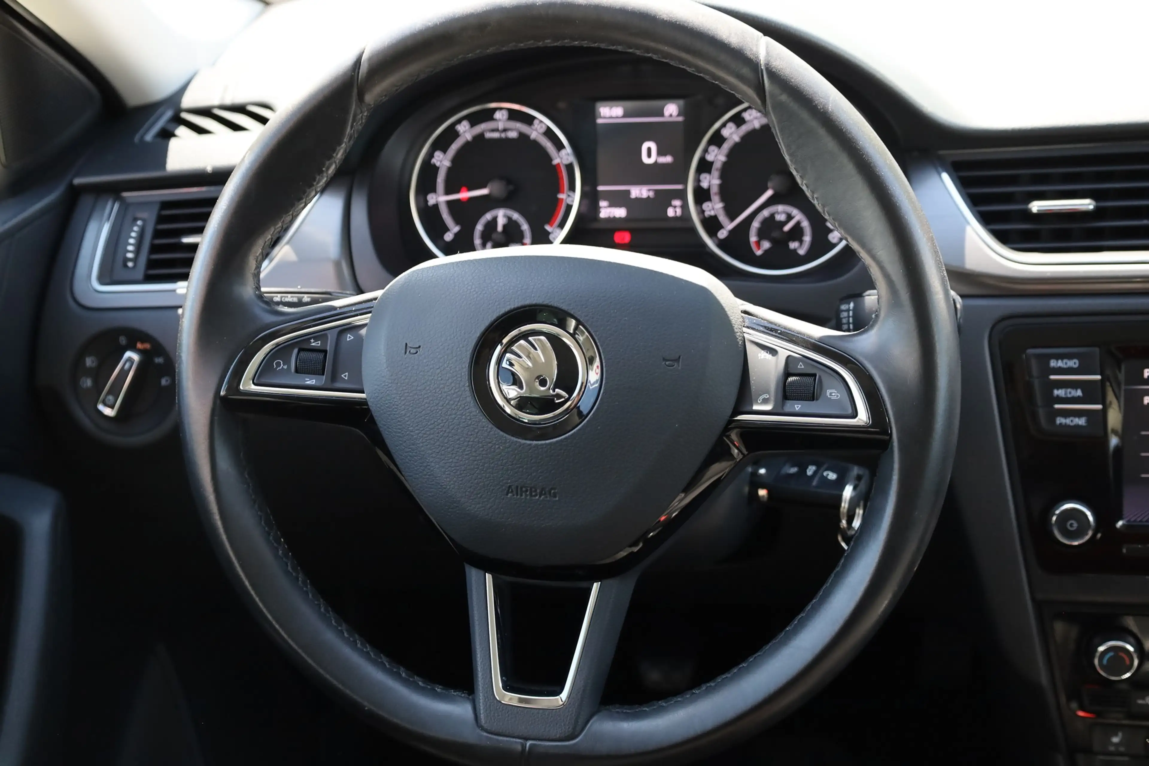 Skoda Rapid/Spaceback Rapid 1.0 Monte Carlo Panorama Tempomat Bi-Xenon — photo 13