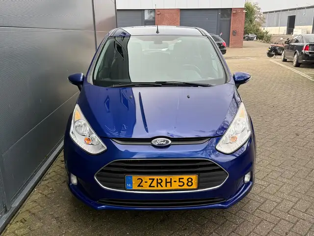 Ford B-Max view 4
