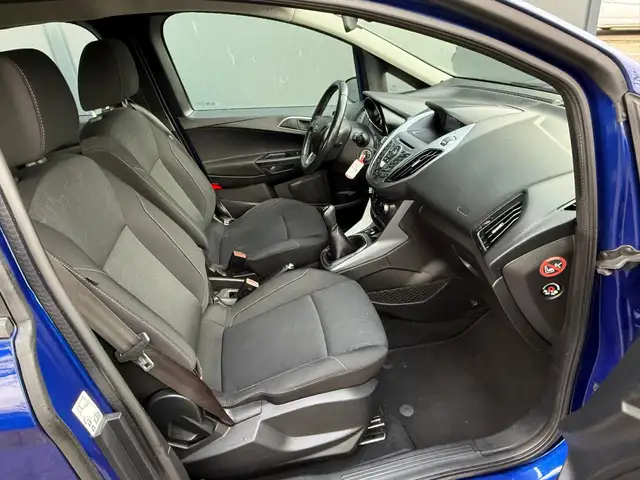 Ford B-Max view 11