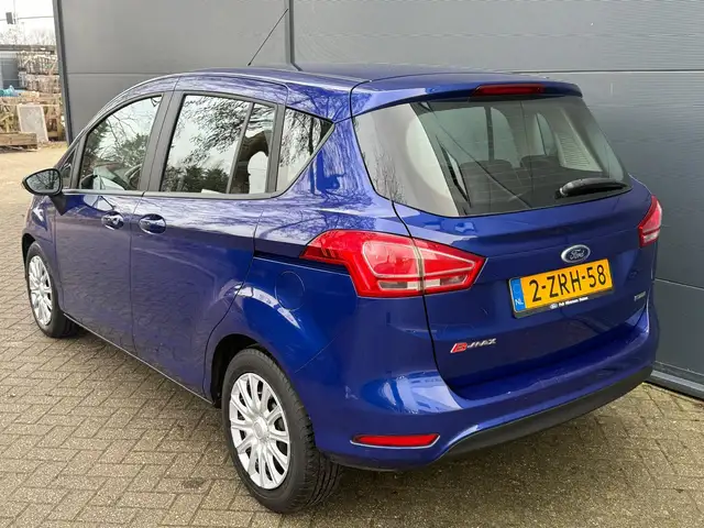 Ford B-Max view 3