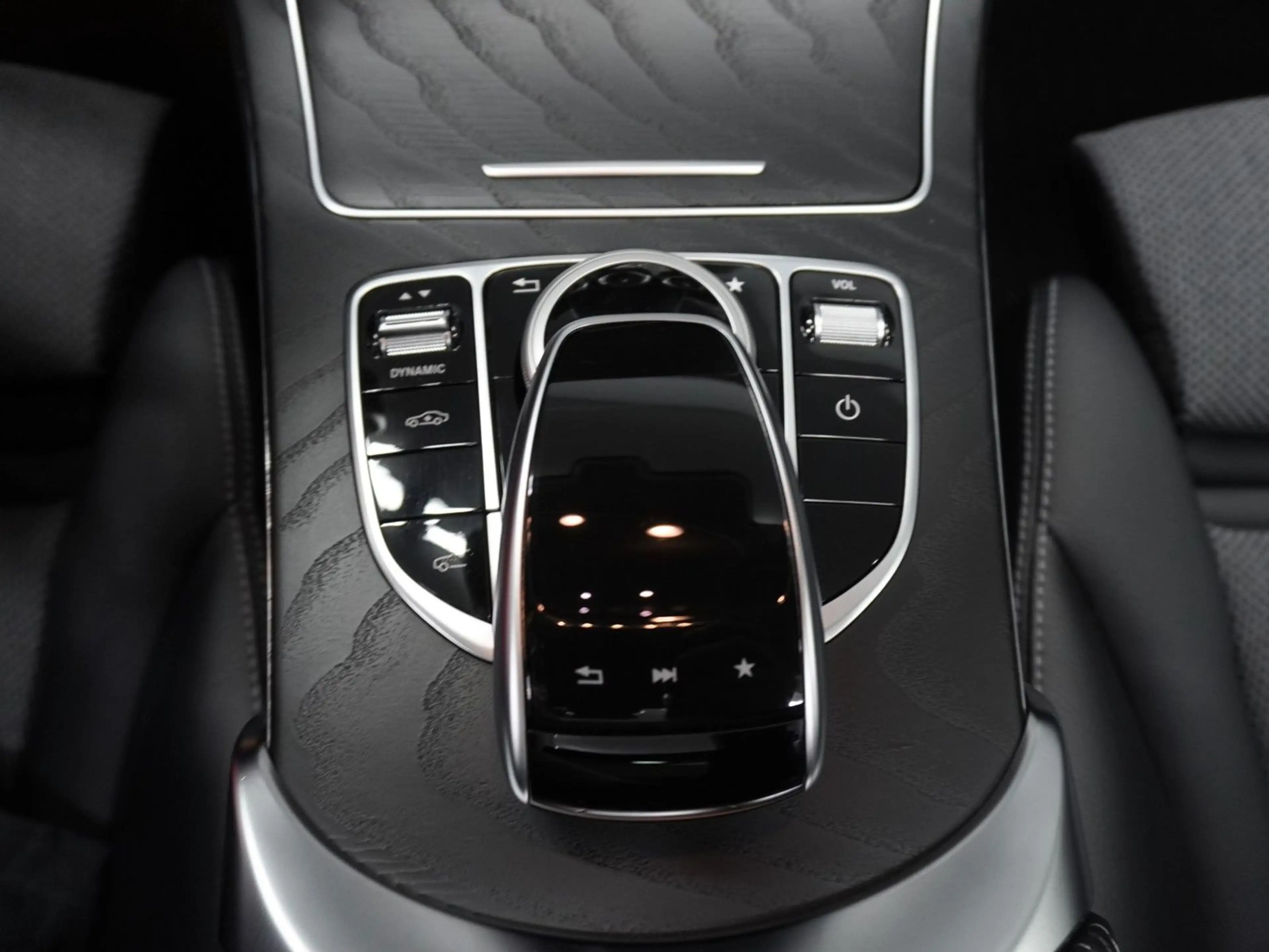 Mercedes-Benz C 350 e T-Modell Avantgarde|Panorama|Burmester — photo 14