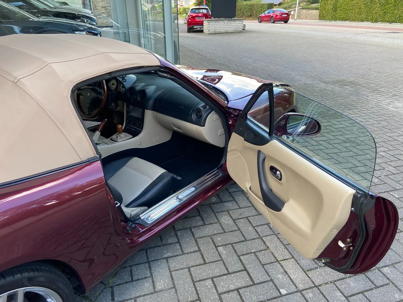 Mazda MX-5 1.6i 16v Tan Leather / UNIQUE / FULL RESTAURATION, foto 6