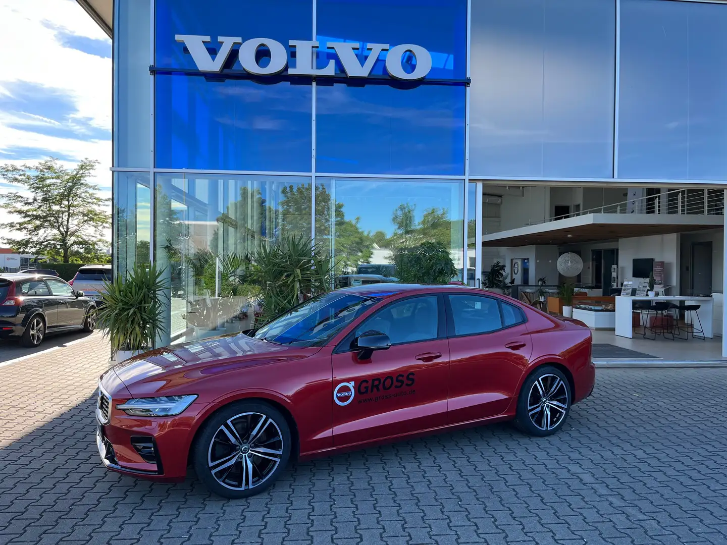Volvo S60 T5 FWD Geartronic R-Design Rood - 1