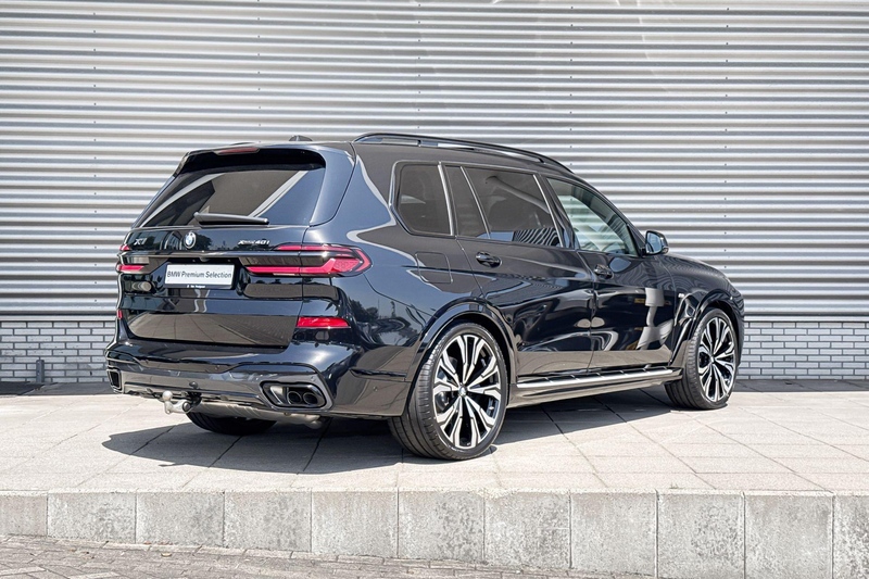 BMW X7 xDrive40i — photo 4