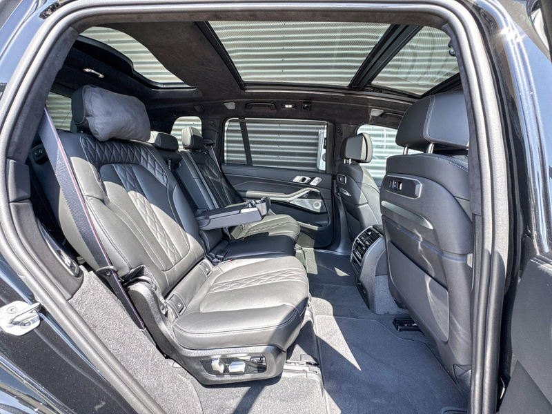 BMW X7 xDrive40i — photo 9