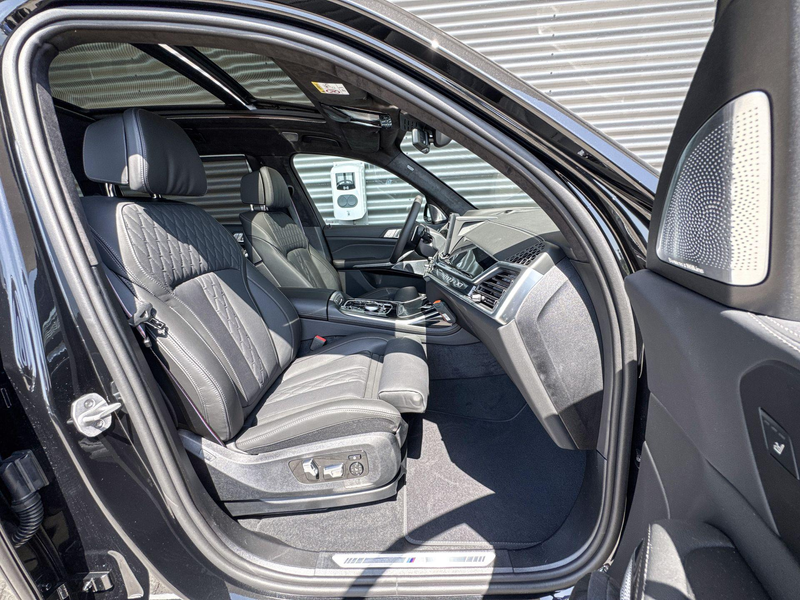 BMW X7 xDrive40i — photo 6