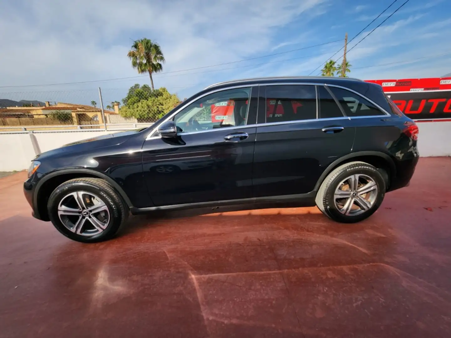 Mercedes-Benz GLC 300 4Matic 9G-Tronic Negro - 2