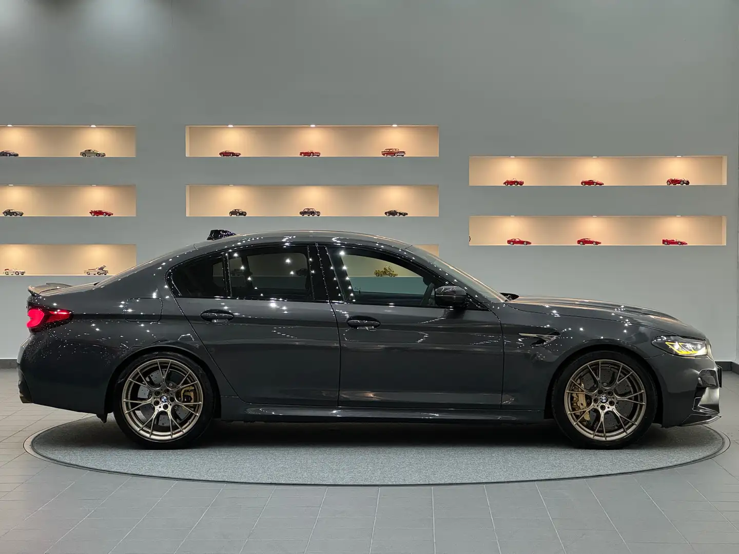 BMW M5 CS*Head-up*Keramik*Harman-Kardon*BrandsHatchGrey* Grey - 1
