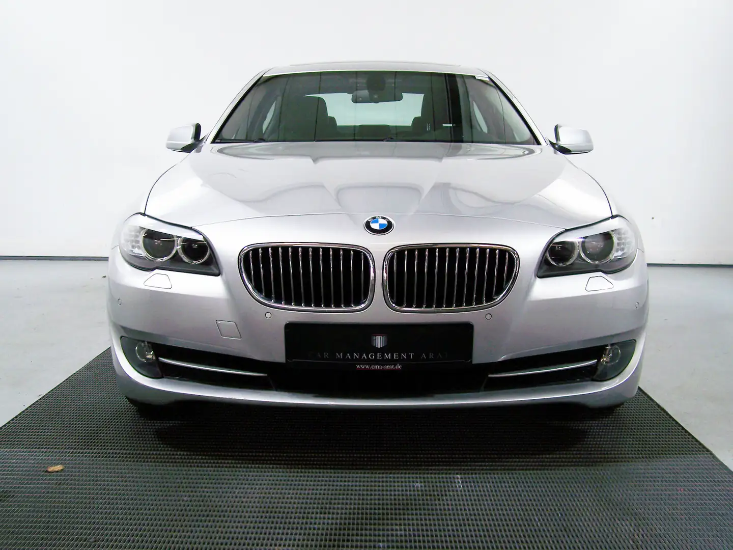 BMW 523 523i LEDER+NAVI+PDC+BI-XEN+AMBIEN+SCHIEBD+TEMP+ Stříbrná - 2