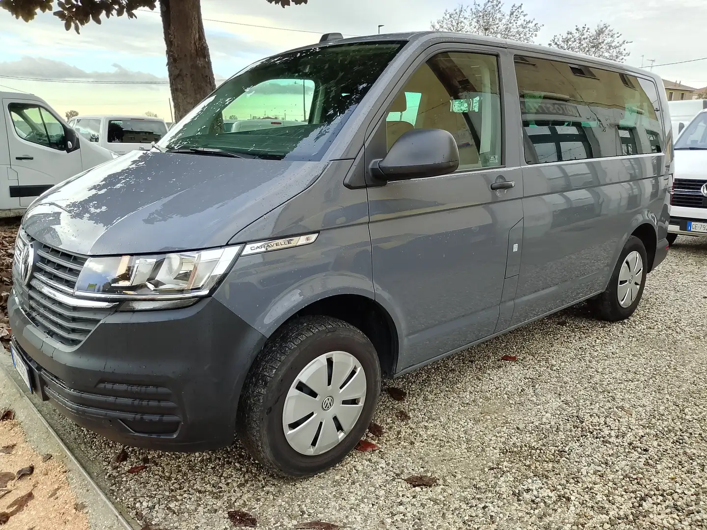 Volkswagen T6 Caravelle 2.0 TDI 110CV PC Trendline 9 POSTI Gris - 2