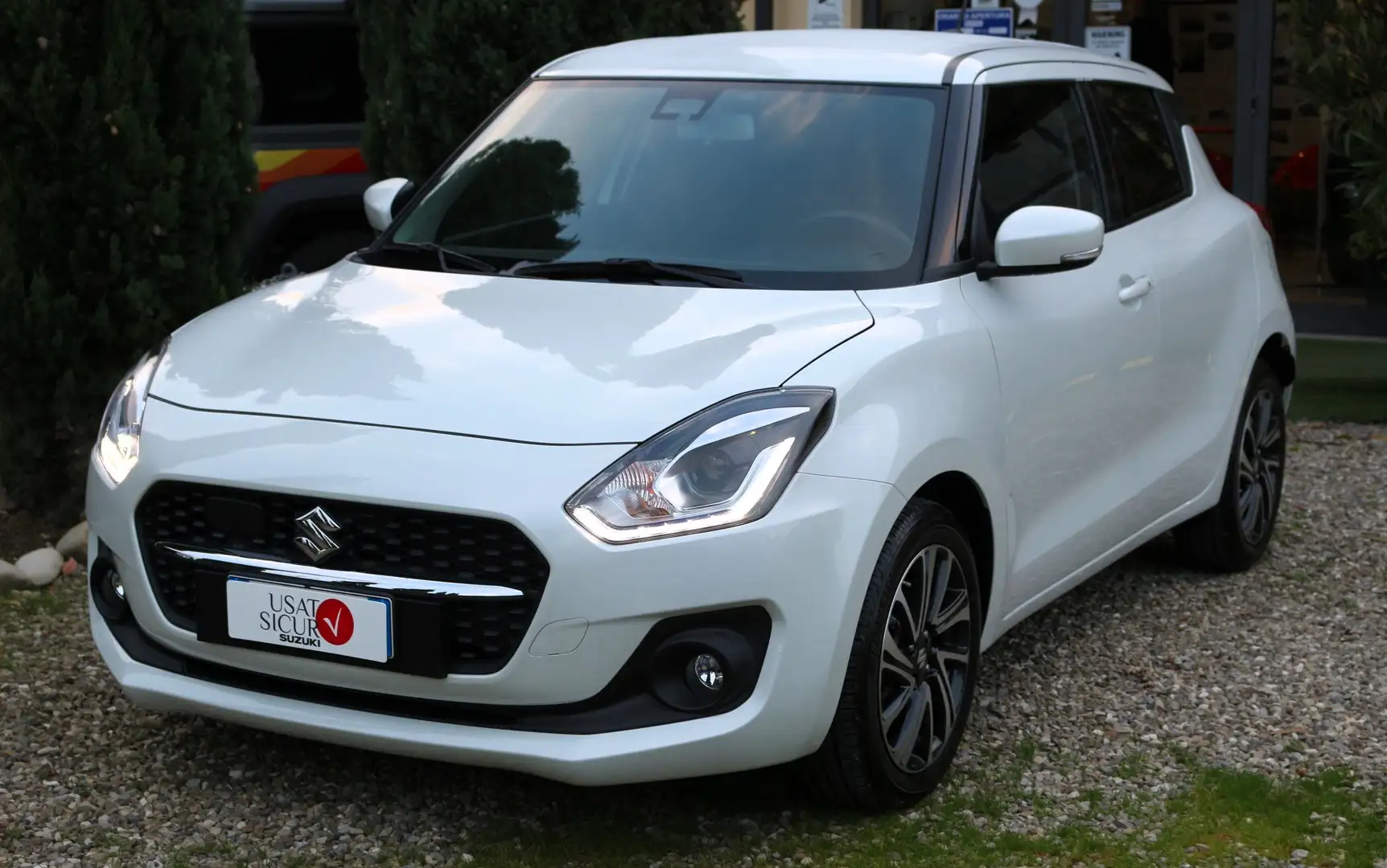 Suzuki Swift Swift VI 2020 1.2h Top 2wd Bianco - 1