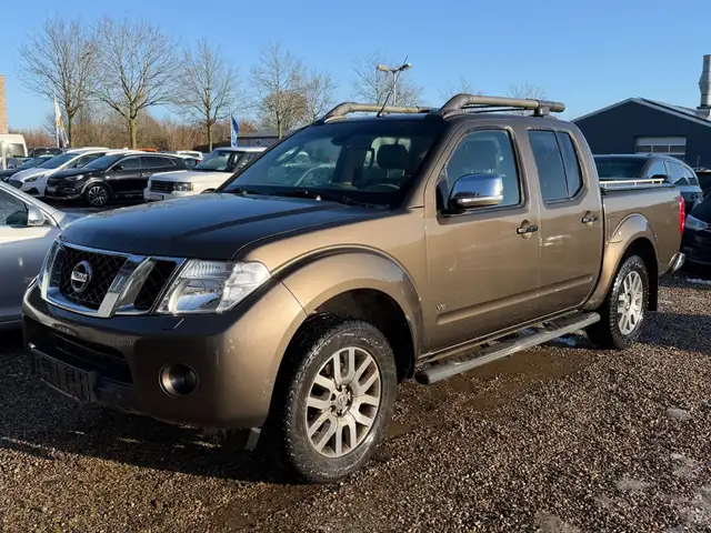 Nissan Navara Pickup Double Cab LE V6 4x4 LB Leder Navi