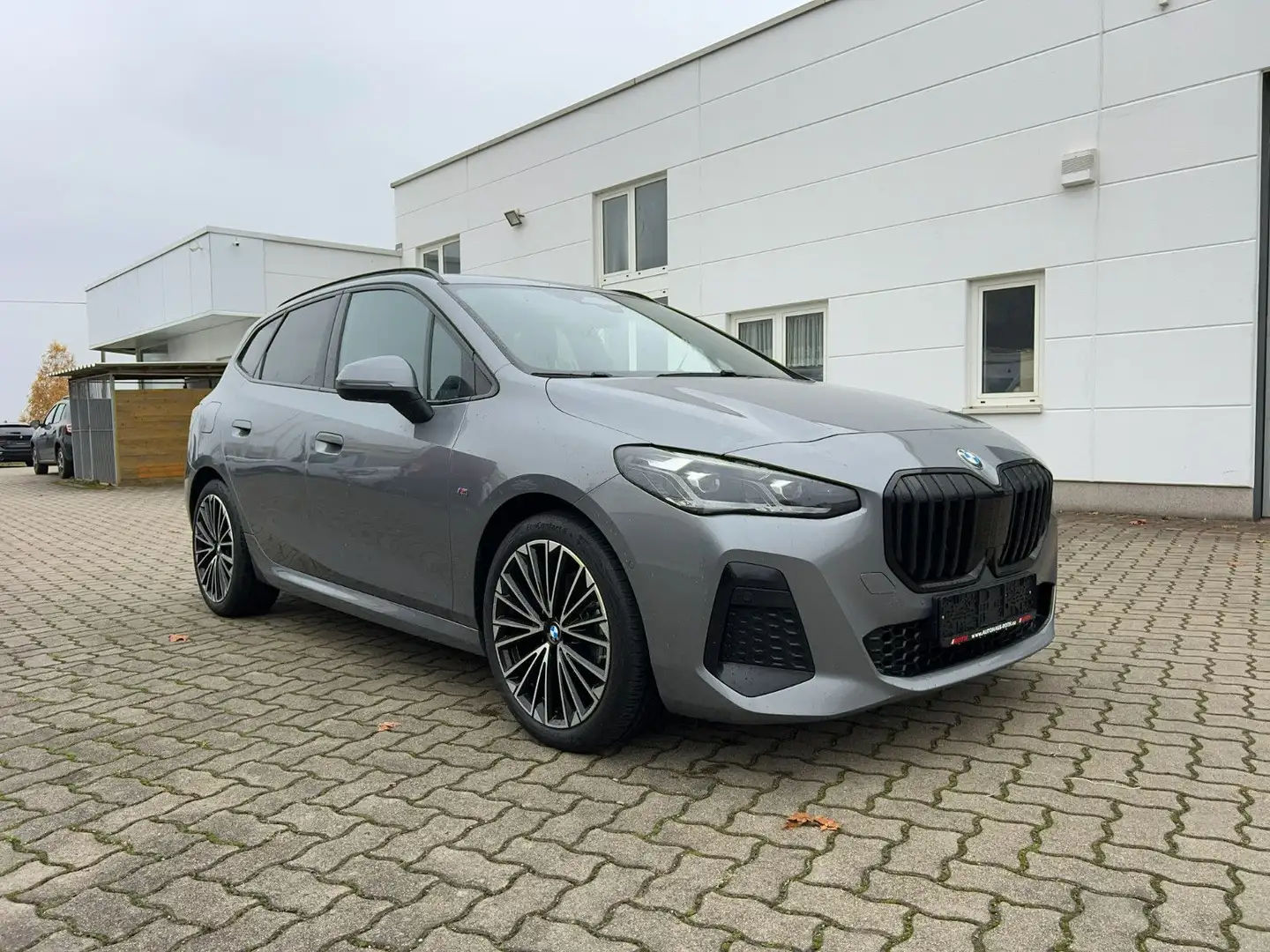 BMW 218 218 i M Sport Active Tourer *inkl. Winterräder* Grau - 1
