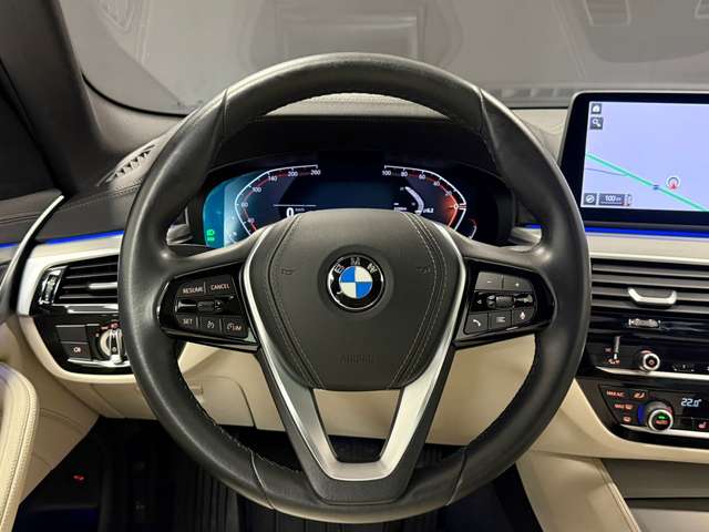 BMW 520 — photo 10