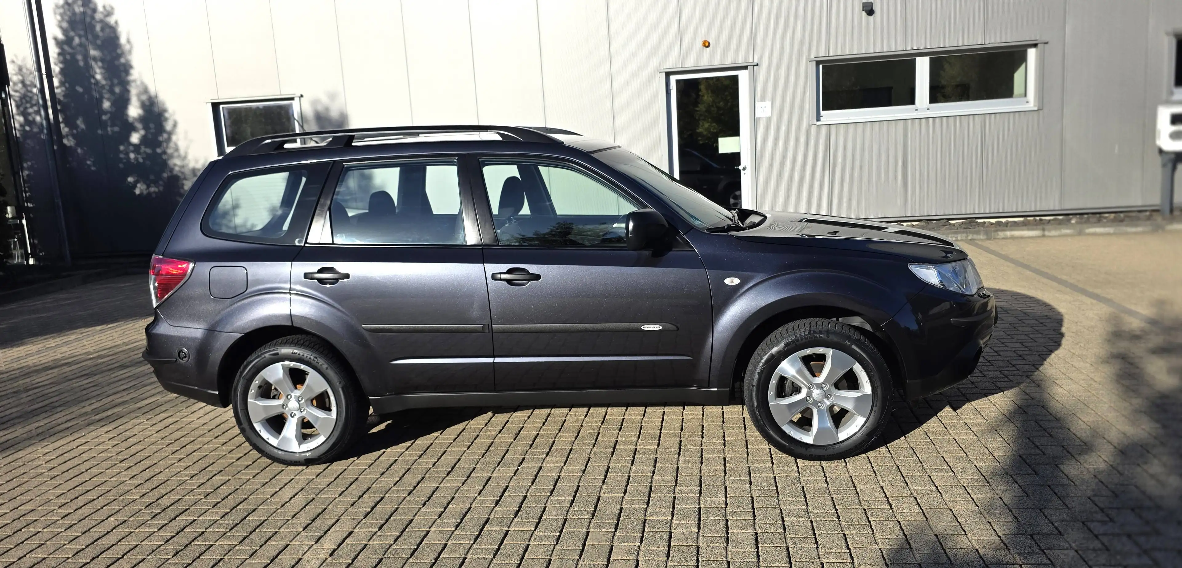 Subaru Forester Forester 2.0X, Tüv Zahnr. Kupplung Neu, AHK 2000KG, Klima, Untzersetzung, Sitzheizung, 8Fach bereift, — photo 7
