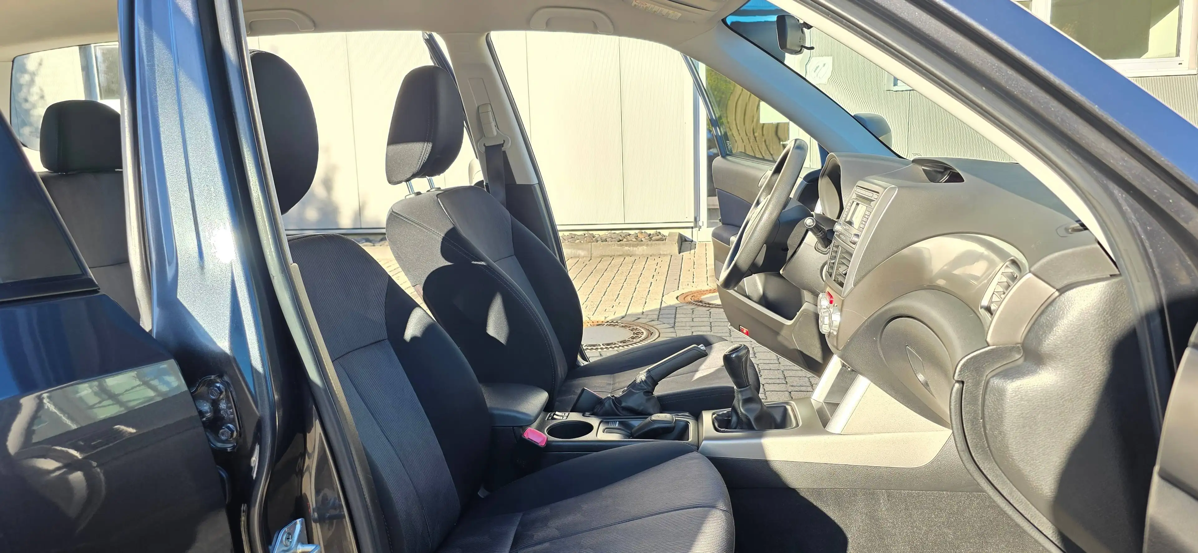Subaru Forester Forester 2.0X, Tüv Zahnr. Kupplung Neu, AHK 2000KG, Klima, Untzersetzung, Sitzheizung, 8Fach bereift, — photo 11