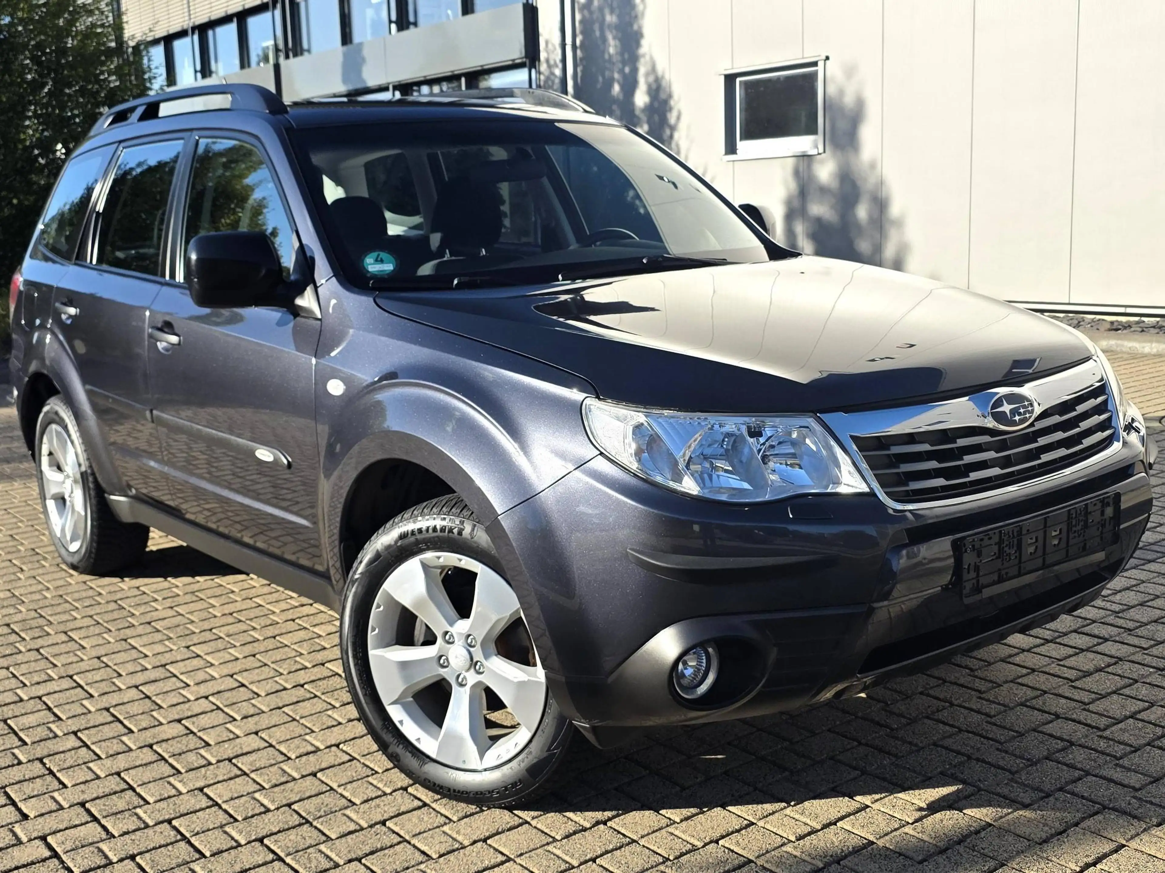 Subaru Forester Forester 2.0X, Tüv Zahnr. Kupplung Neu, AHK 2000KG, Klima, Untzersetzung, Sitzheizung, 8Fach bereift, — photo 3