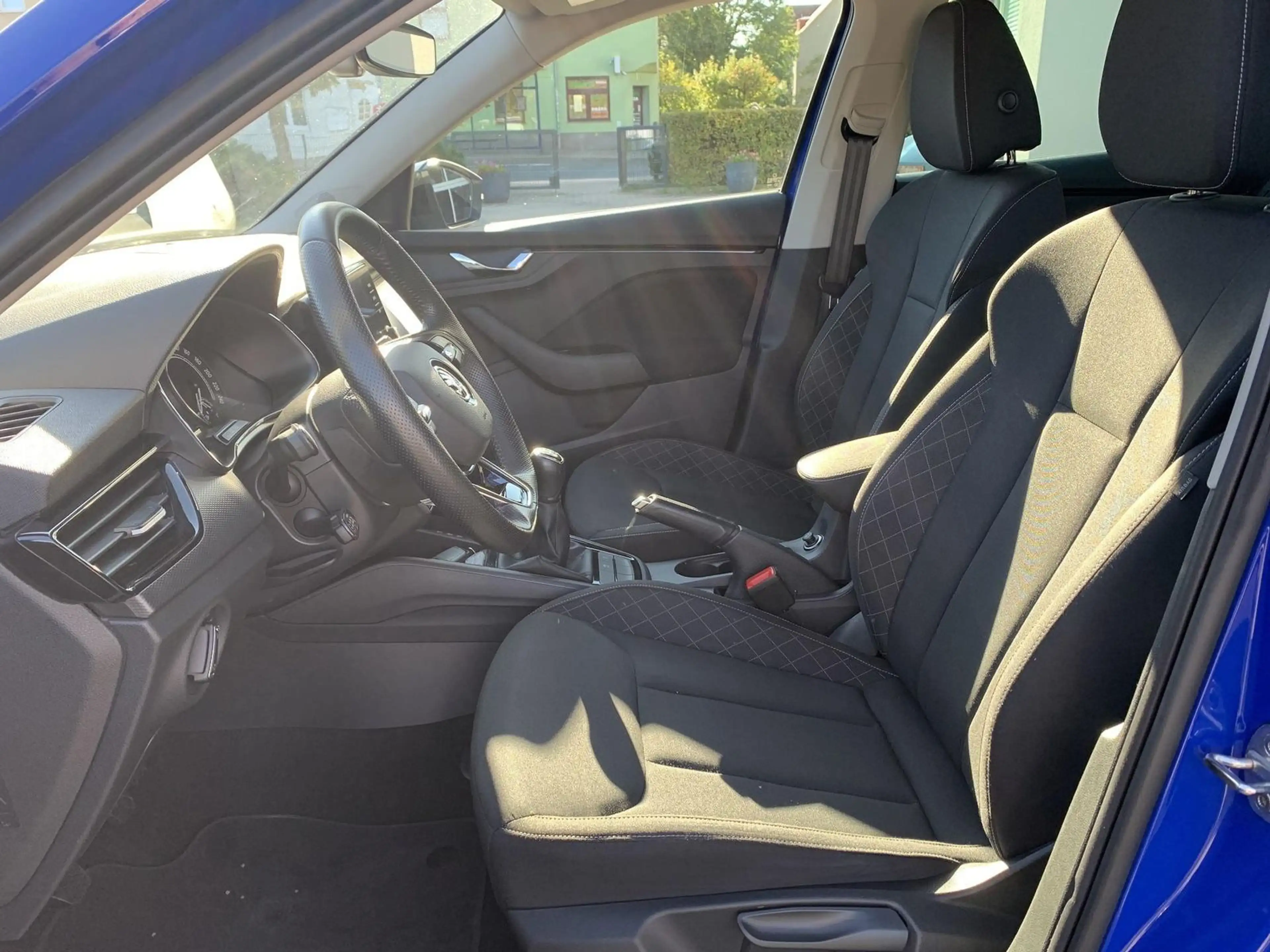 Skoda Kamiq 1.5TSI Blackline Klimaaut+Kamera+ACC+LM — photo 9