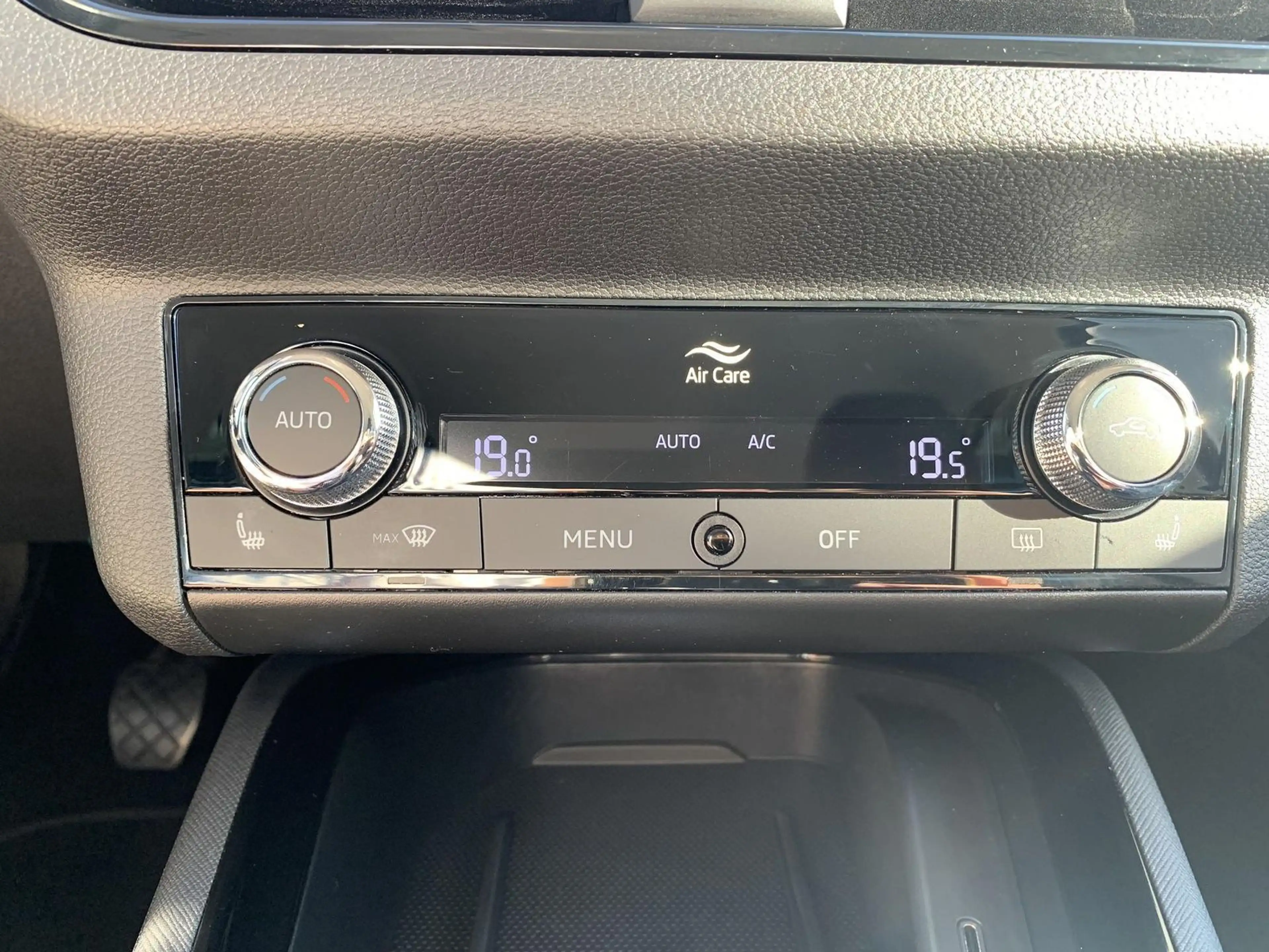 Skoda Kamiq 1.5TSI Blackline Klimaaut+Kamera+ACC+LM — photo 14