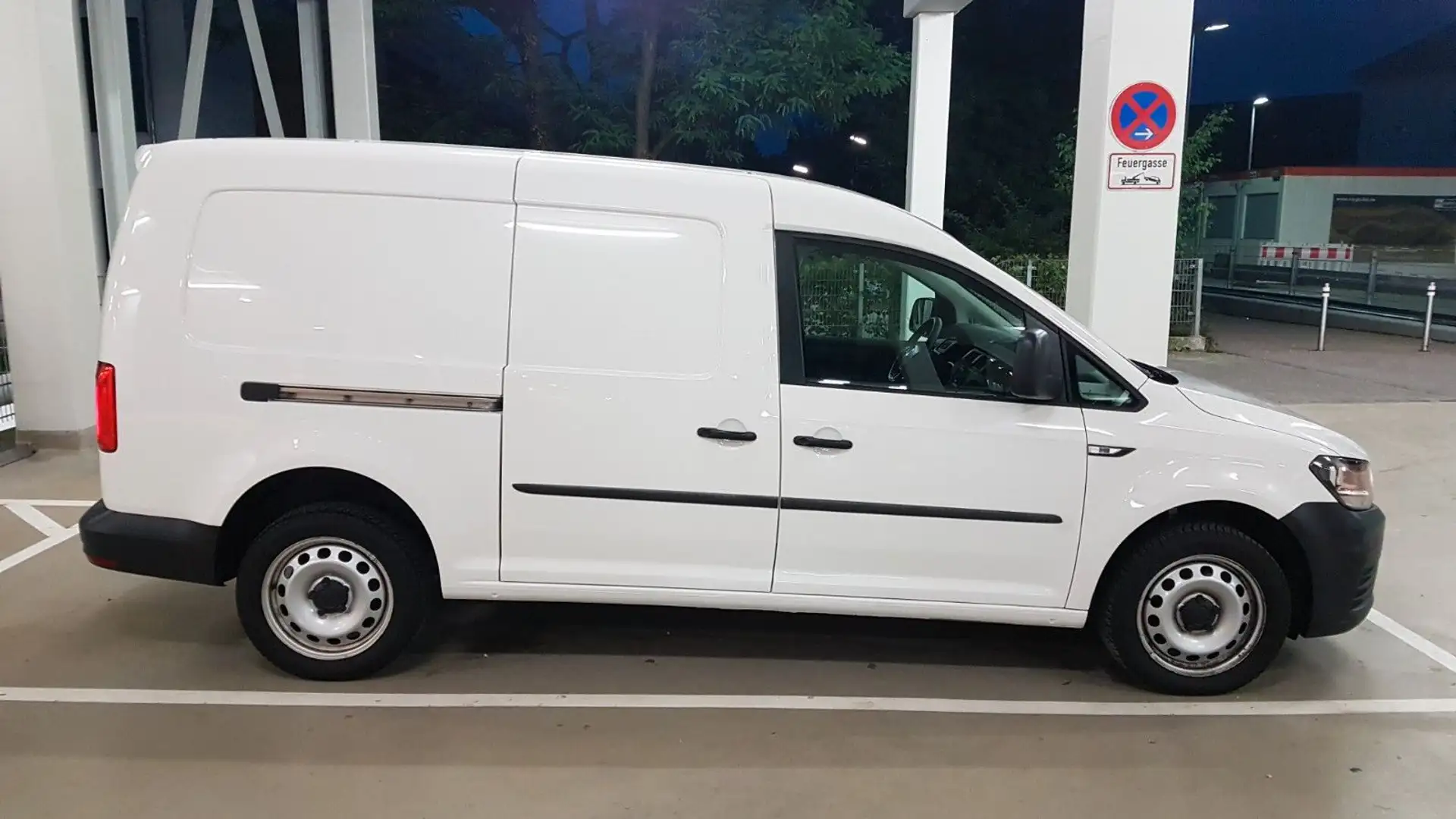 Volkswagen Caddy Maxi Kasten 4Motion StandHZG*Schrank*Klima Weiß - 2