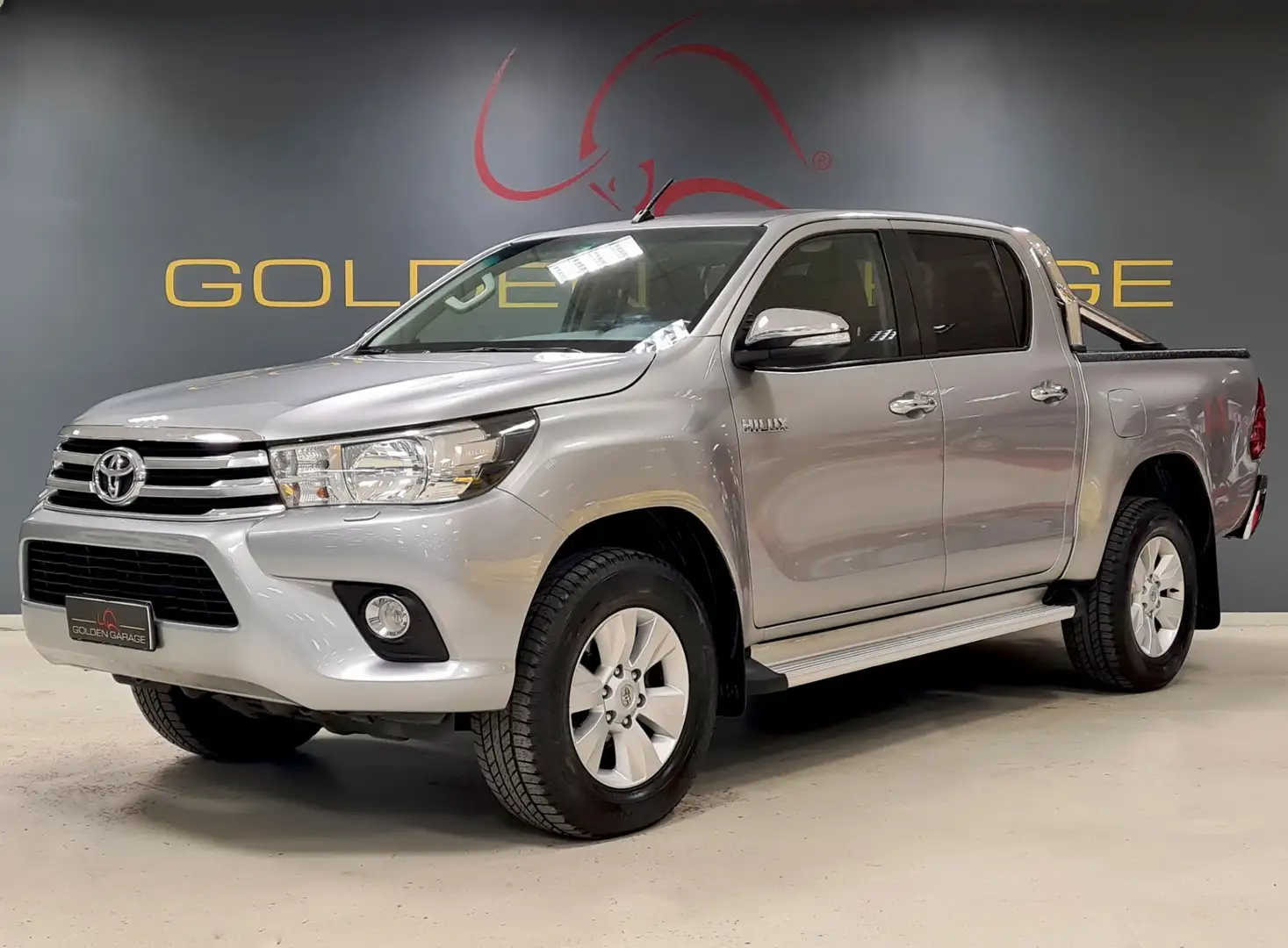 Toyota Hilux 2.D-4D Double Cab 4wd Lounge Silber - 1