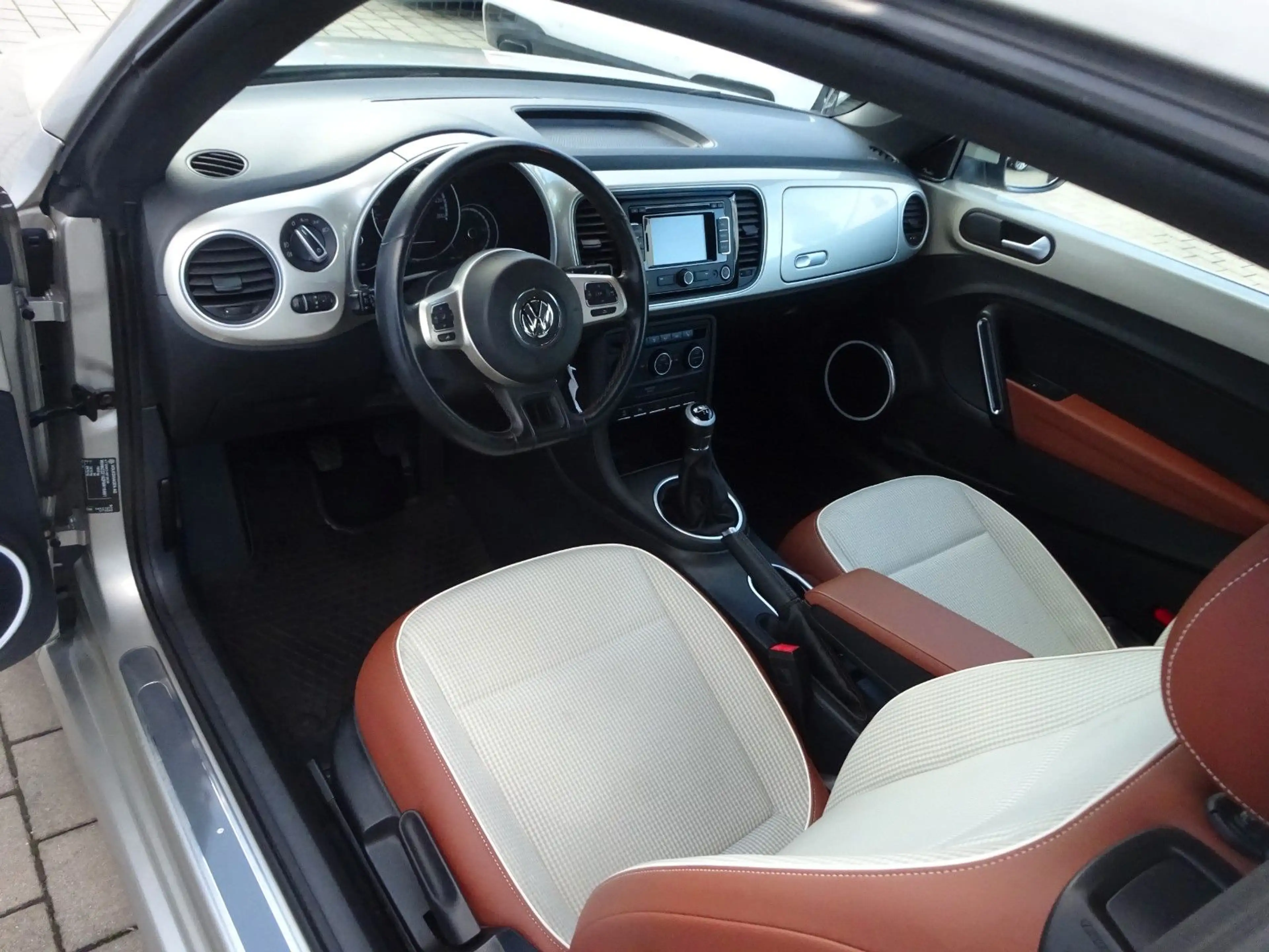 Volkswagen Beetle Lim. Cup BMT/NAVI — photo 11