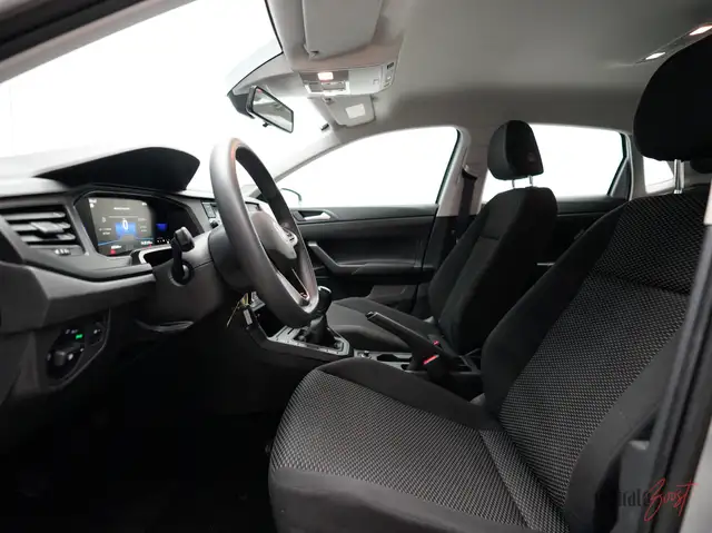 Volkswagen Polo view 9
