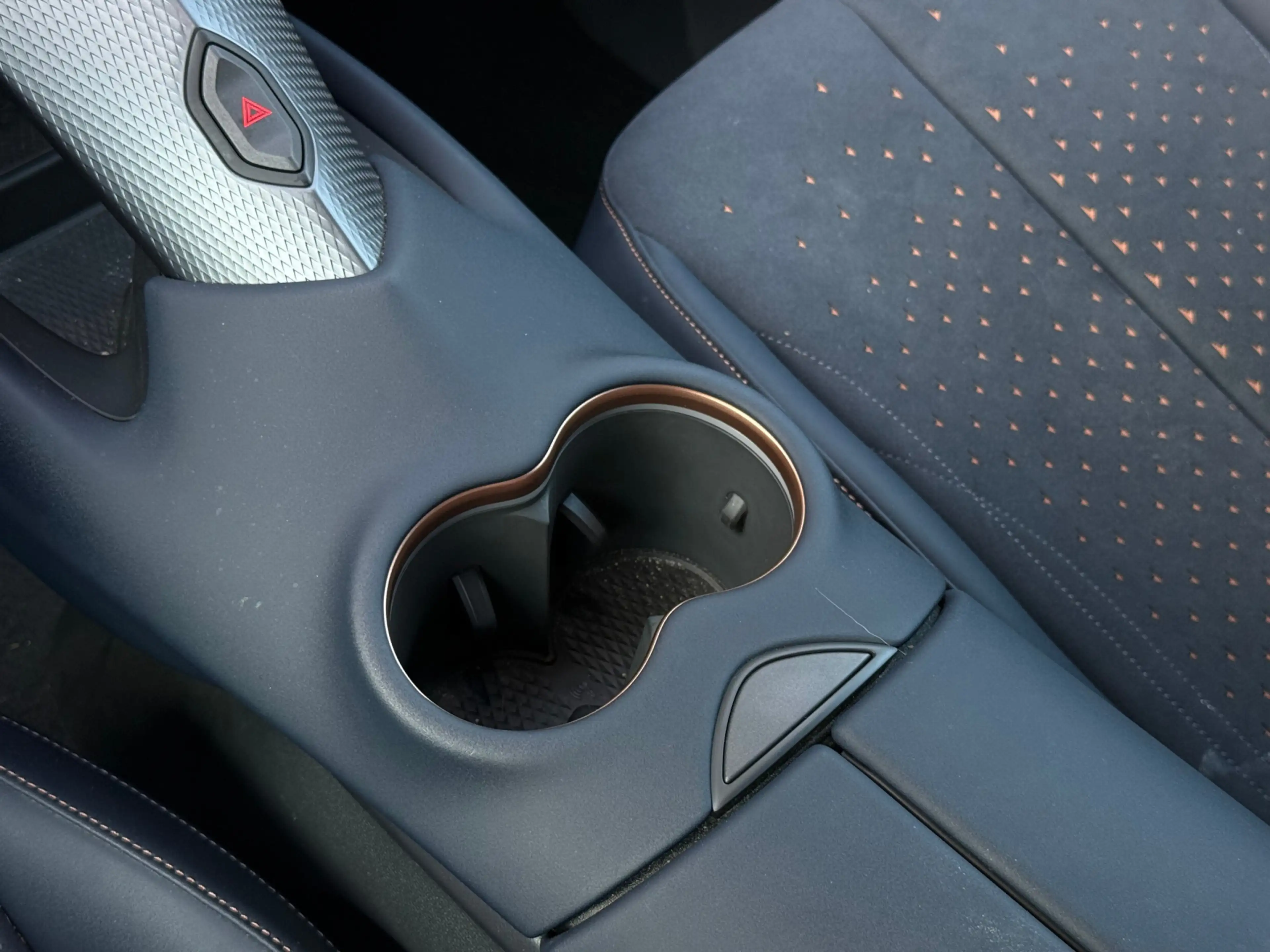 CUPRA Tavascan VZ Adrenaline 82 kWh | sennheister | HUD | pano | — photo 26