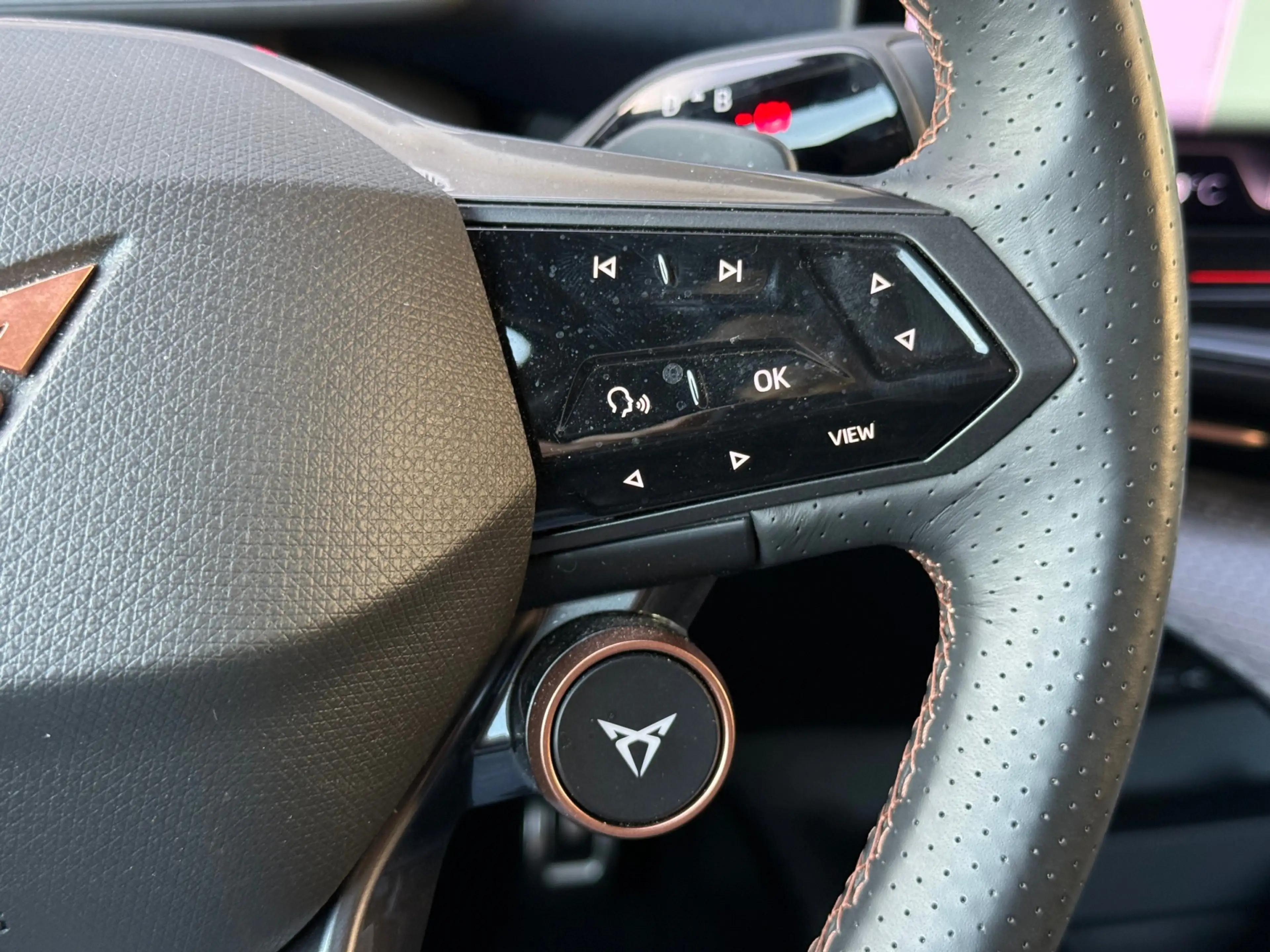 CUPRA Tavascan VZ Adrenaline 82 kWh | sennheister | HUD | pano | — photo 22