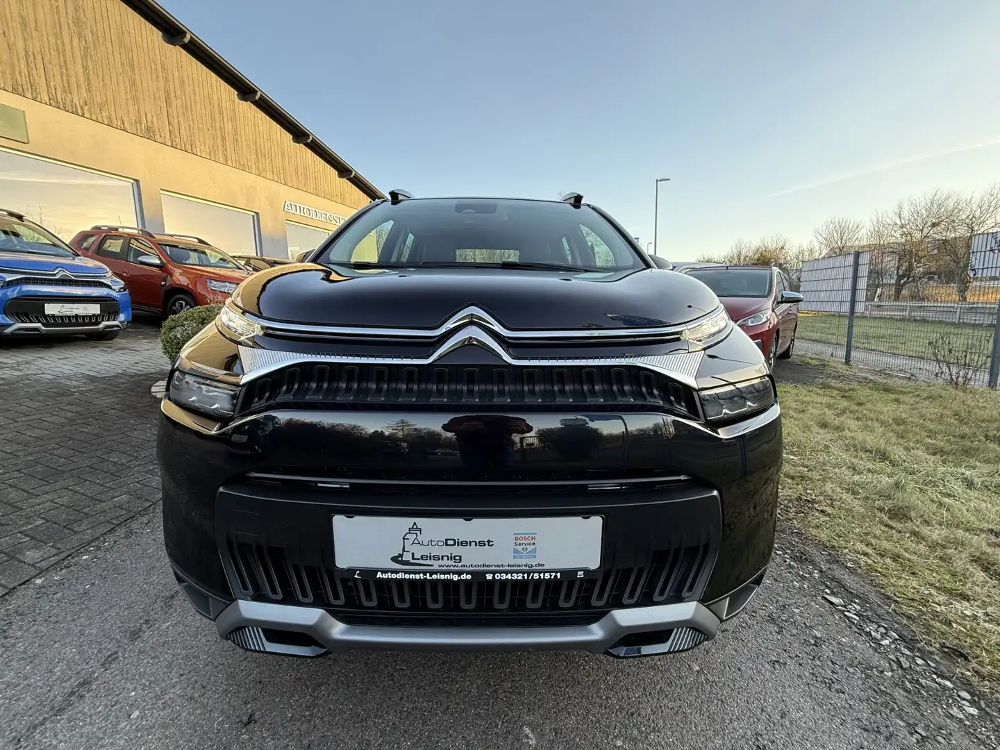 Citroen C3 Aircross 1.2 PureTech 130 EAT6 MAX NAVI PDC SH Schwarz - 1
