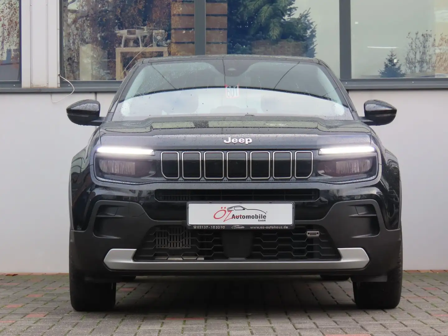 Jeep Avenger 1.2 GSE T3 GDI Autom. Navi Sitzheizung Noir - 2