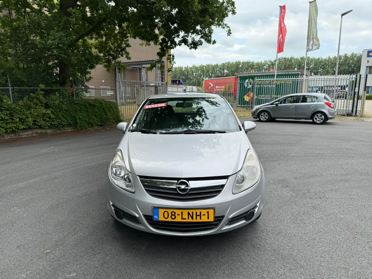 Opel Corsa 1.2-16V Selection MET NWE APK KOOPJE HOOR Grijs - 2