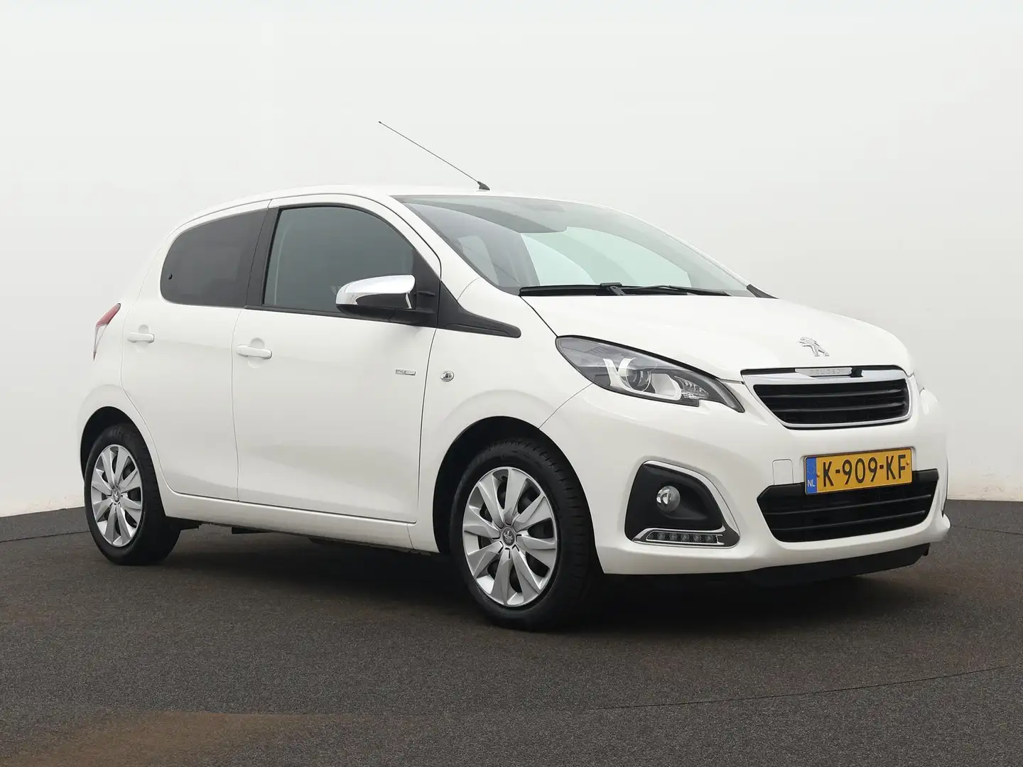 Peugeot 108 Style 72pk | Airco | Bluetooth | Donker getint gla Wit - 2