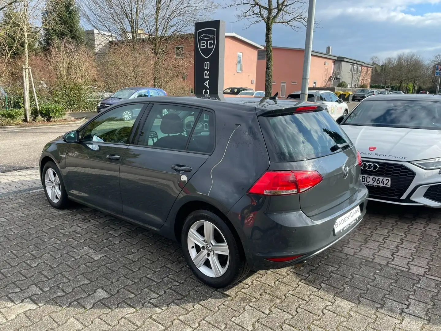 Volkswagen Golf VII 1,6TDi Cup BMT Grau - 2