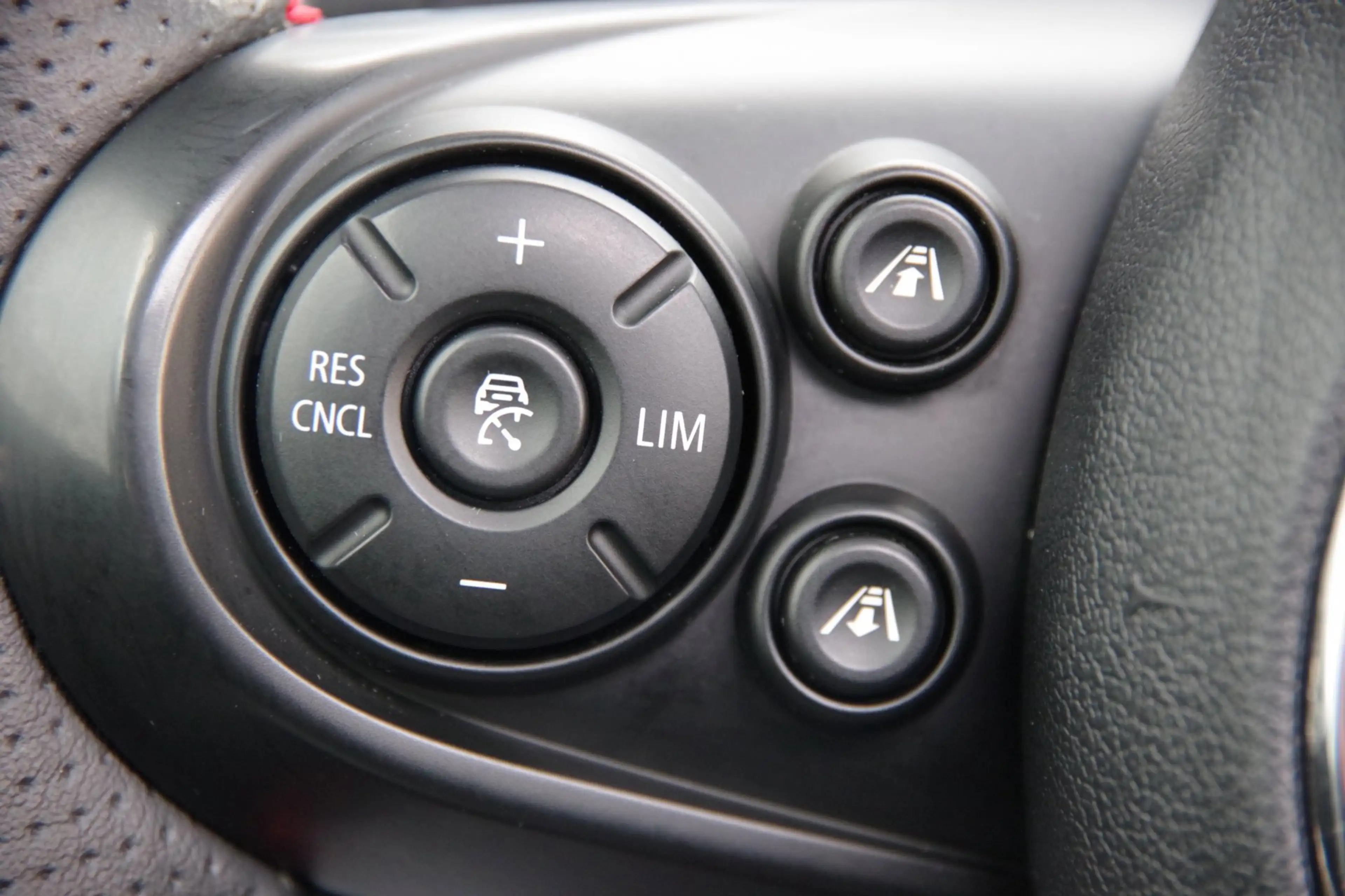 MINI Cooper S Clubman 2.0 Chili Serious Business JCW Pakket — photo 20