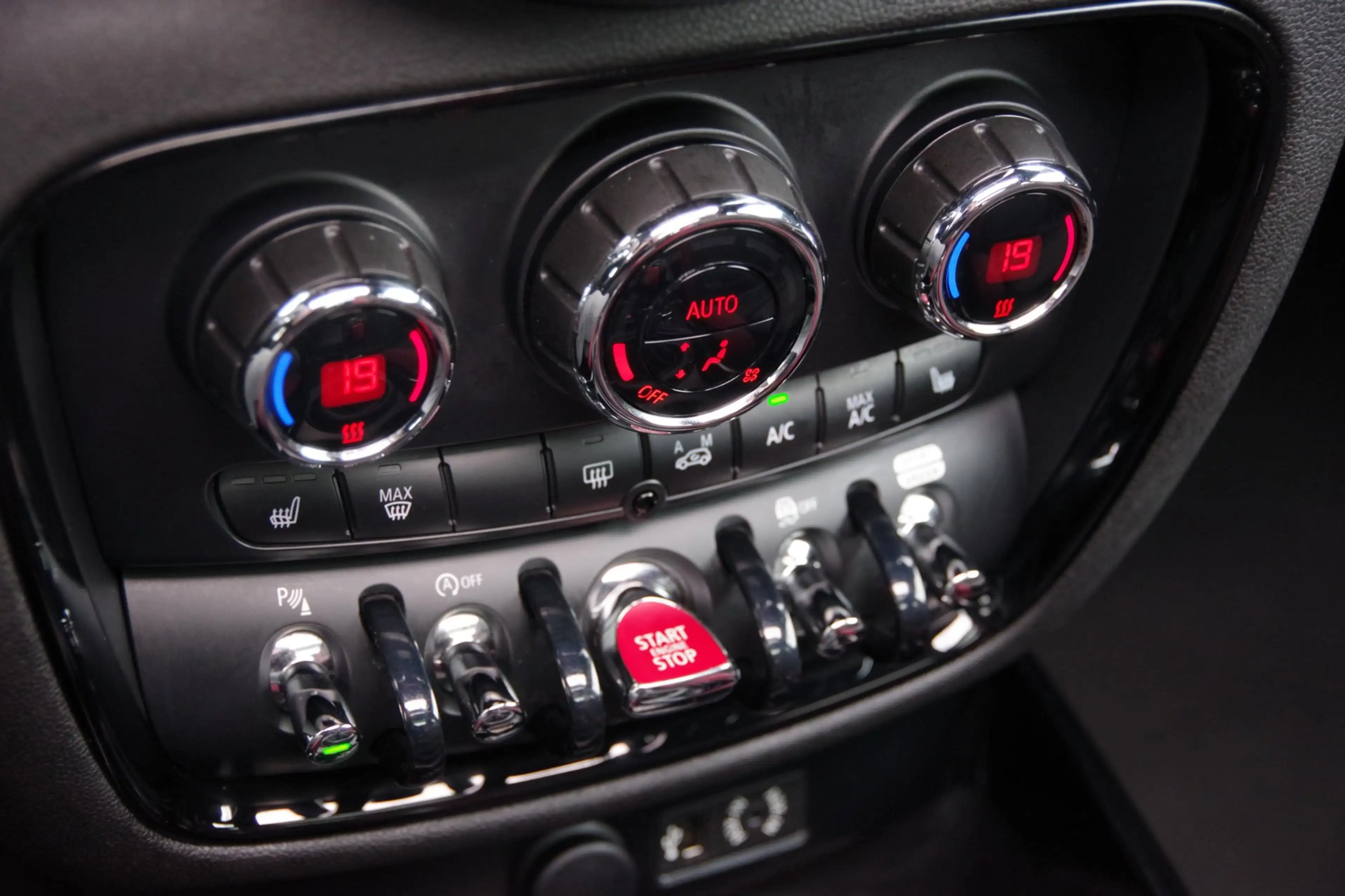 MINI Cooper S Clubman 2.0 Chili Serious Business JCW Pakket — photo 17