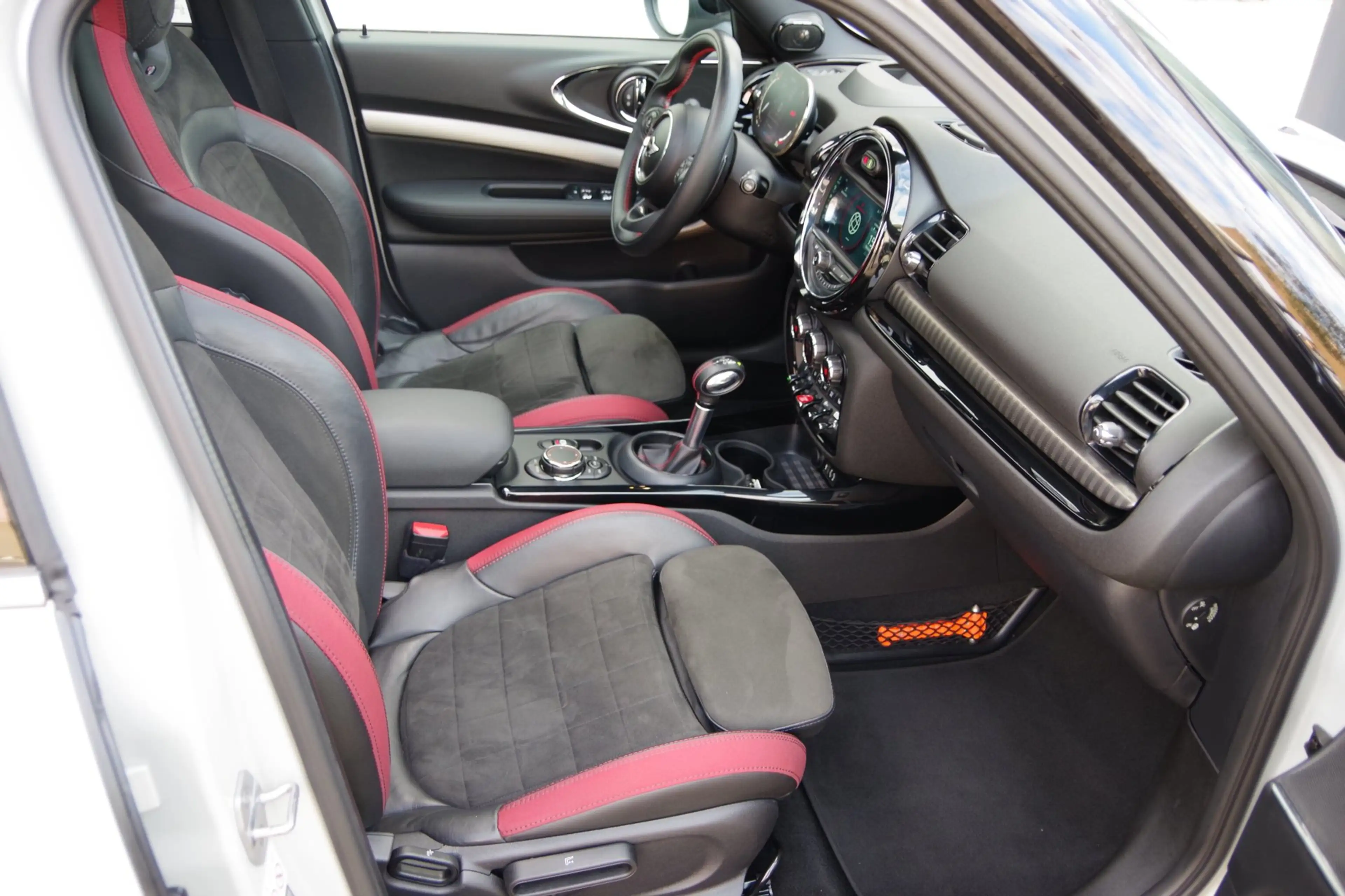 MINI Cooper S Clubman 2.0 Chili Serious Business JCW Pakket — photo 40