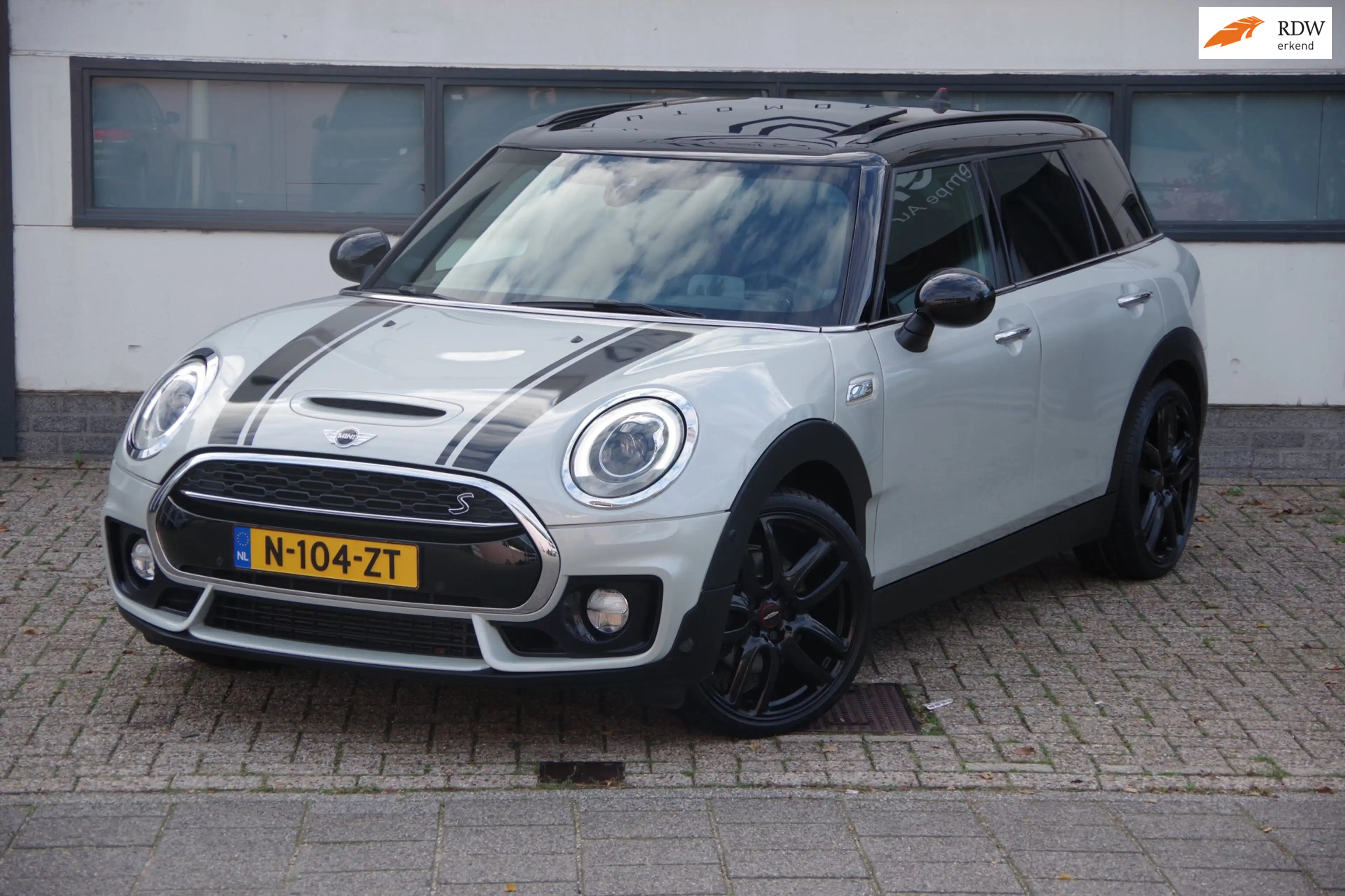 MINI Cooper S Clubman 2.0 Chili Serious Business JCW Pakket