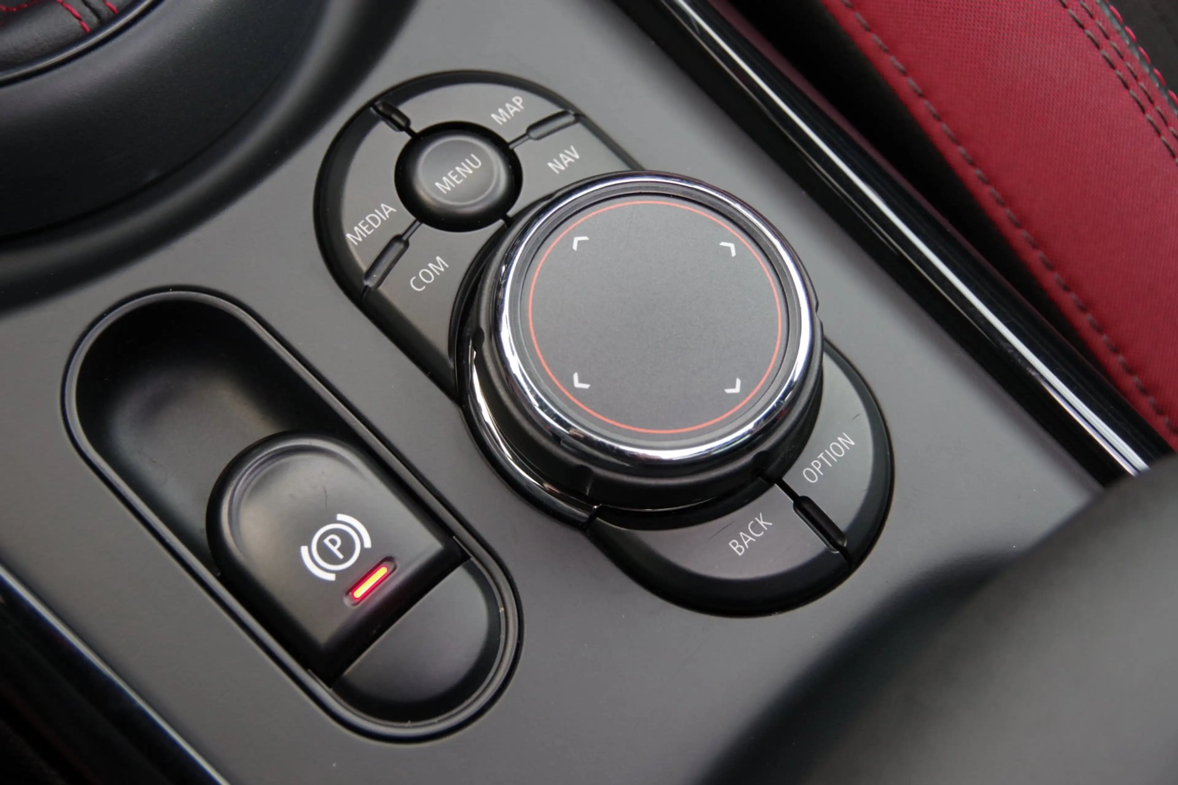 MINI Cooper S Clubman 2.0 Chili Serious Business JCW Pakket — photo 23