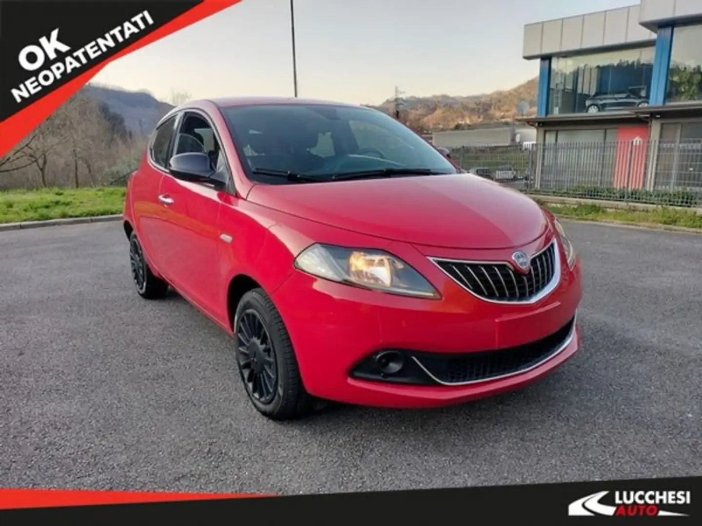 Lancia Ypsilon 1.0 FireFly 5 porte S&S Hybrid Silver Rosso - 1