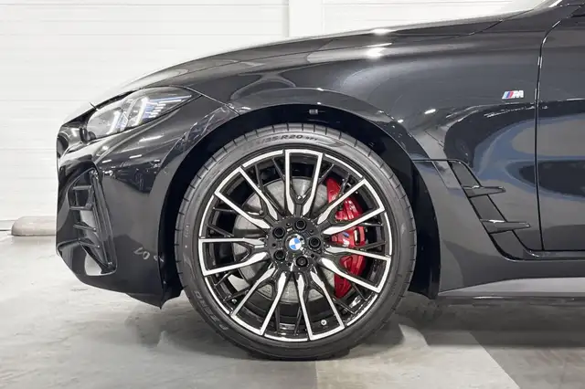 BMW I4 view 5