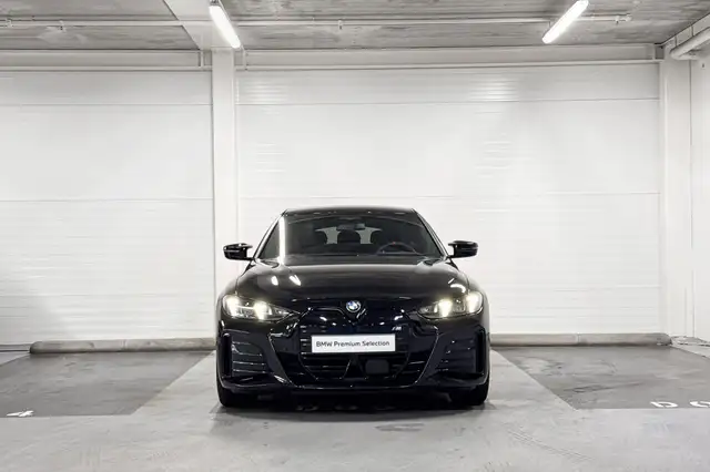BMW I4 view 6
