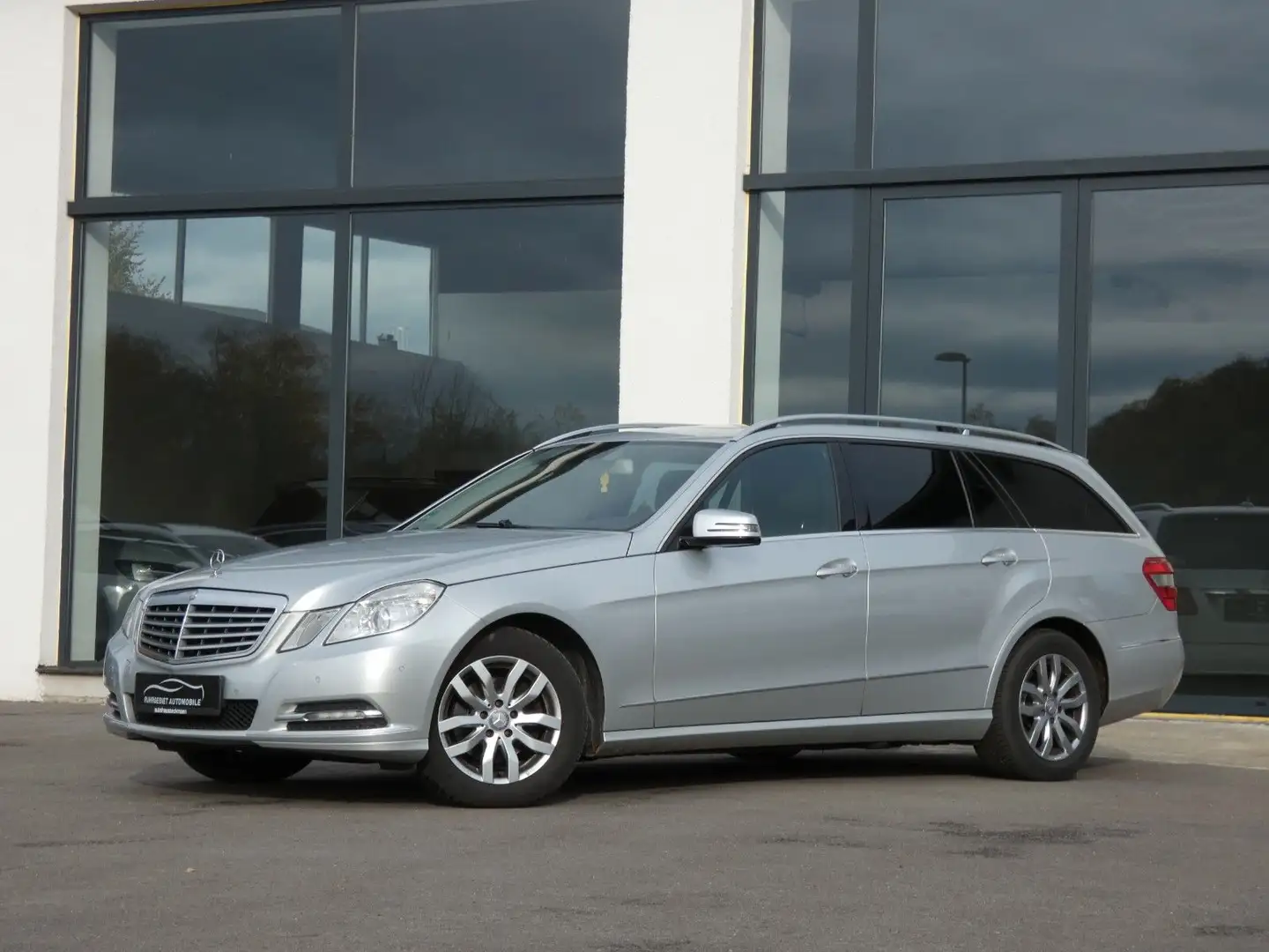 Mercedes-Benz E 220 T-Modell*Aut*Klima*Shz*Pdc*Navi*Ahk* Argent - 2