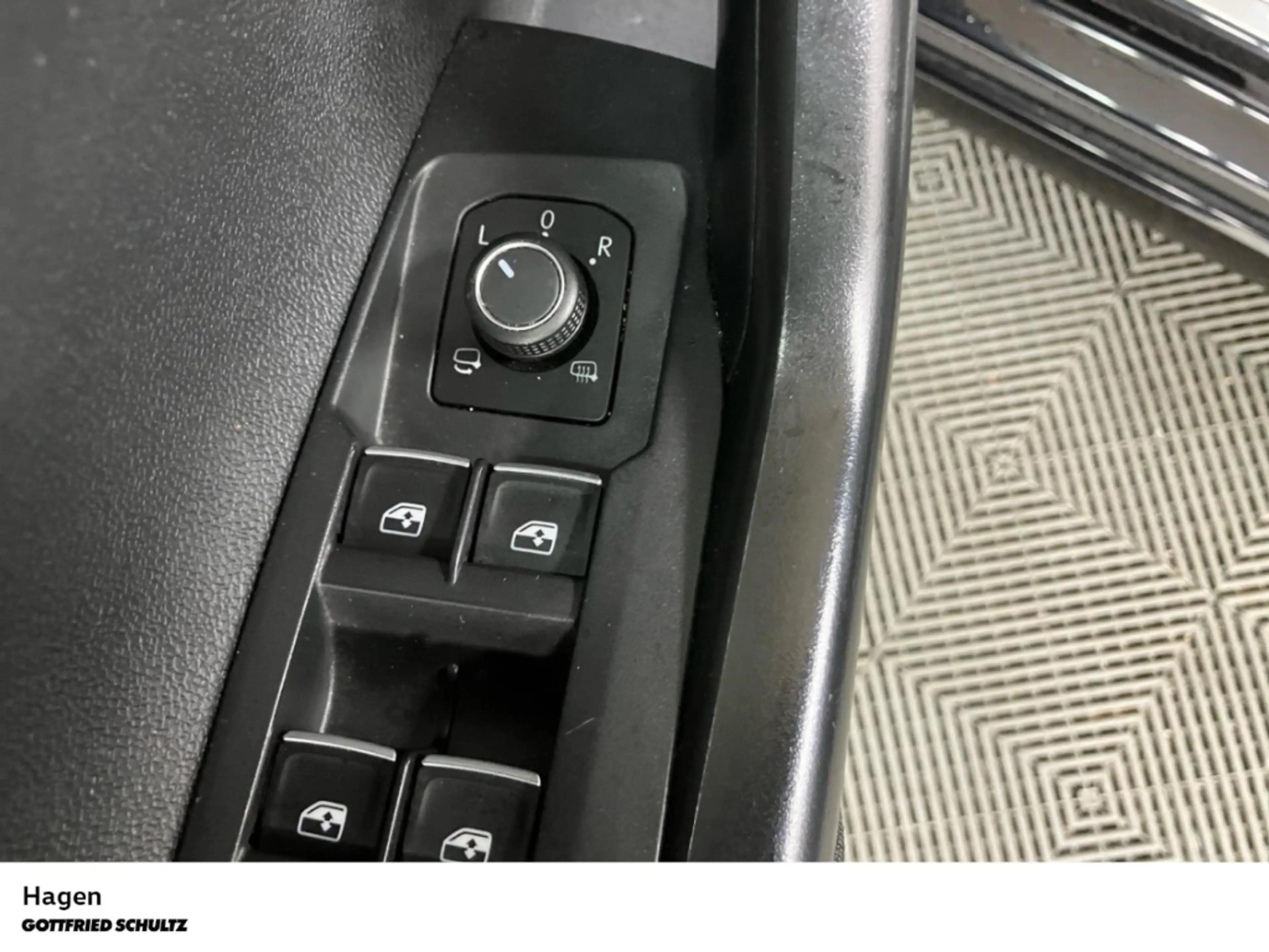 Volkswagen Taigo 1.0 TSI IQ.Light NAV SHZ KAMERA R-Line — photo 10