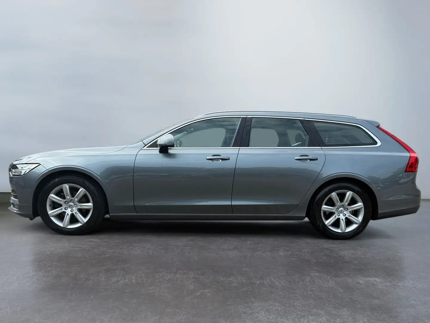 Volvo V90 Kombi Momentum AWD Grau - 2