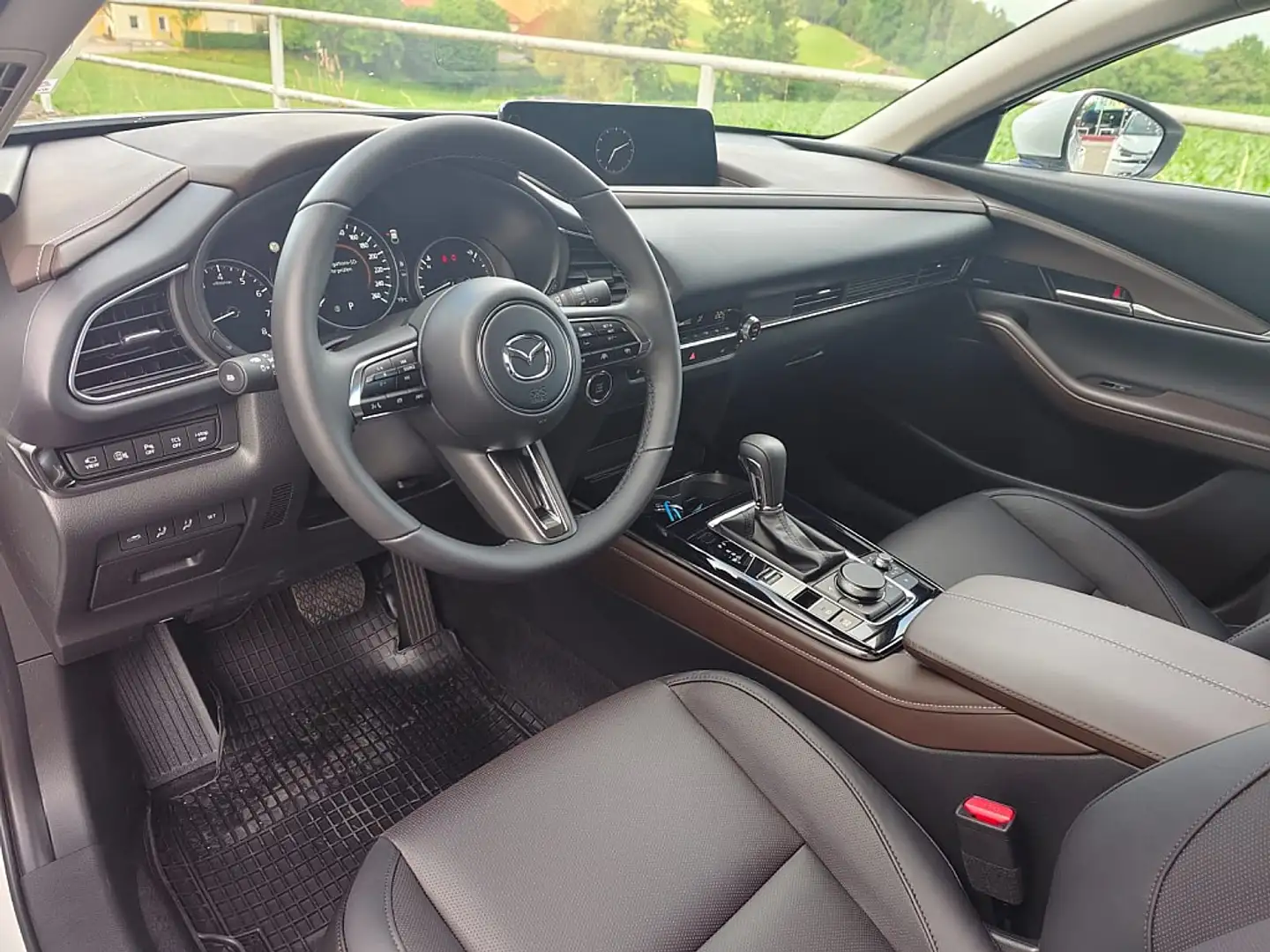 Mazda CX-30 e-Skyactive G140 Takumi Aut. Weiß - 2